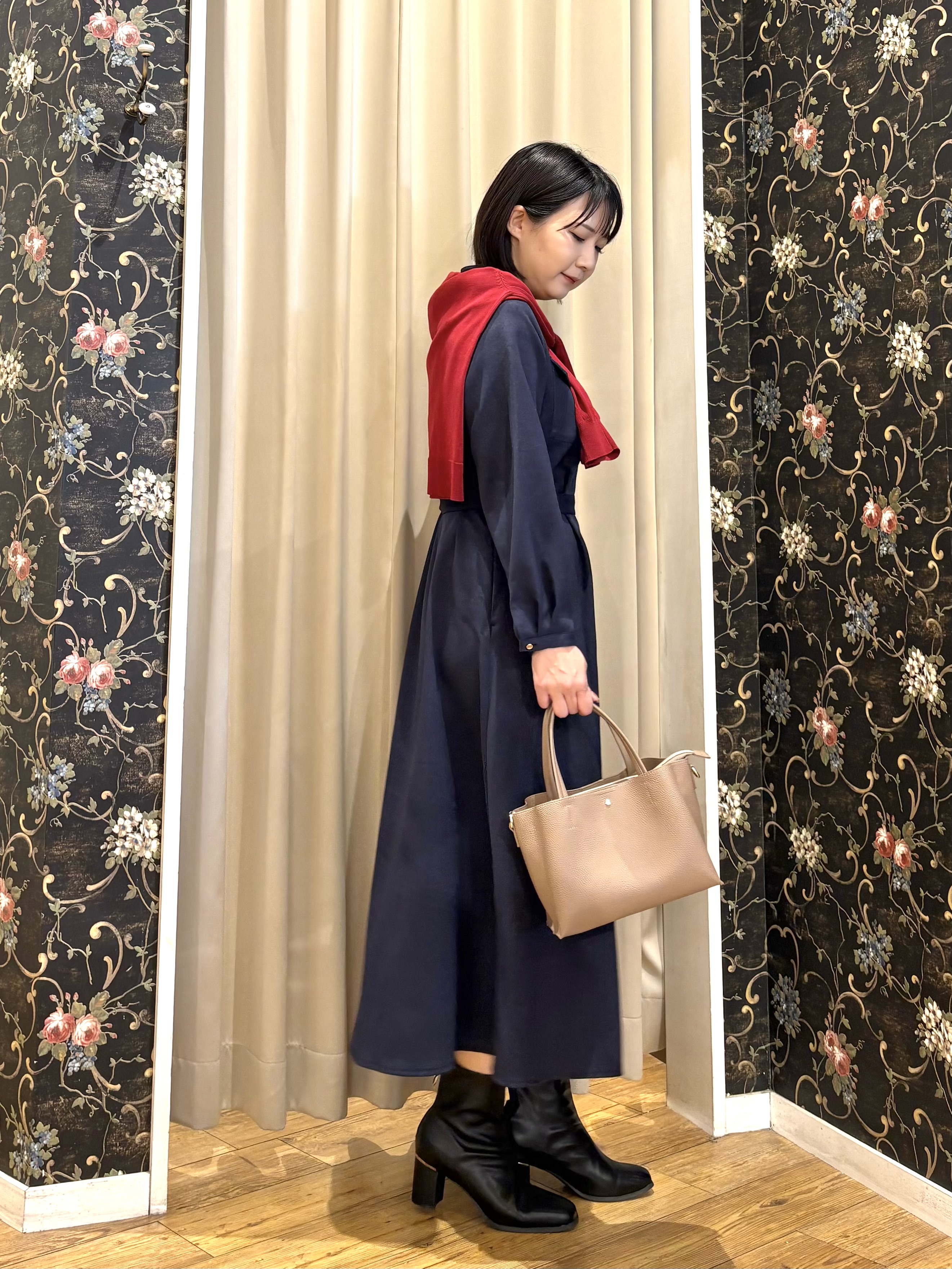 ネリさんの「SHOO･LA･RUE｜【洗濯機可/S-LL】金ボタンが上品に。さらさらタッチカーディガン」を使ったコーディネート