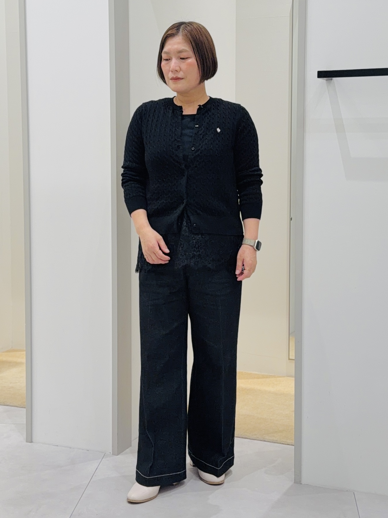 タナさんの「THE SHOP TK｜POLO BCS/ケーブルクルーカーディガン」を使ったコーディネート