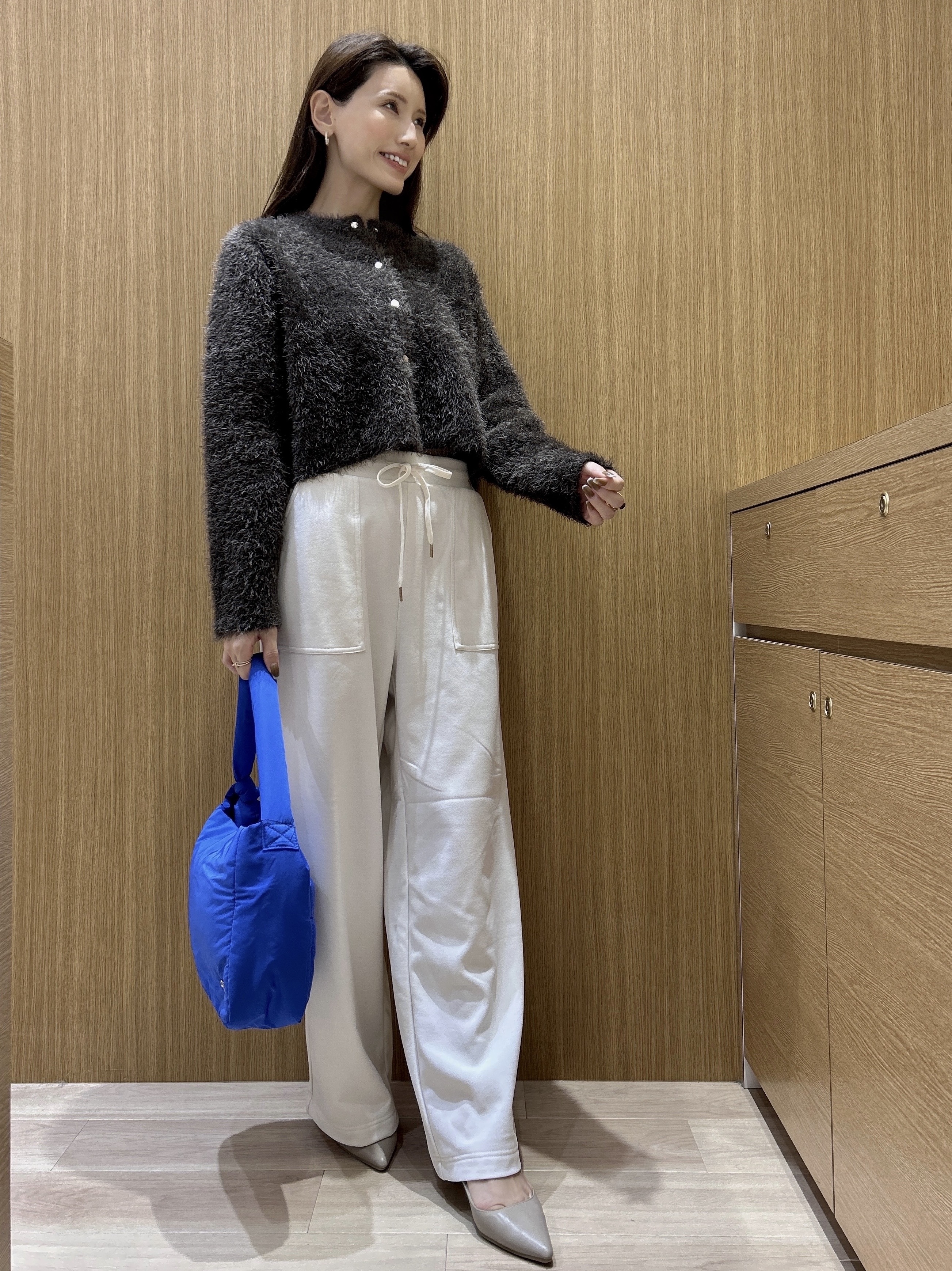 maiさんの「OPAQUE.CLIP｜シャギーショートカーディガン【洗濯機OK】」を使ったコーディネート