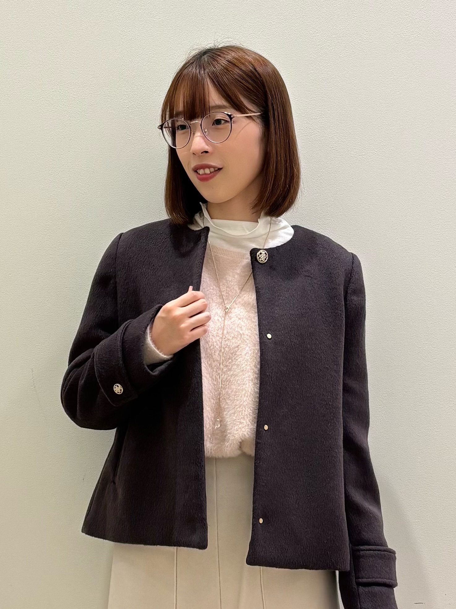 honamiさんの「index｜【植草美幸先生が指南する好印象スタイル】カシミヤ混ノーカラーショートコート」を使ったコーディネート