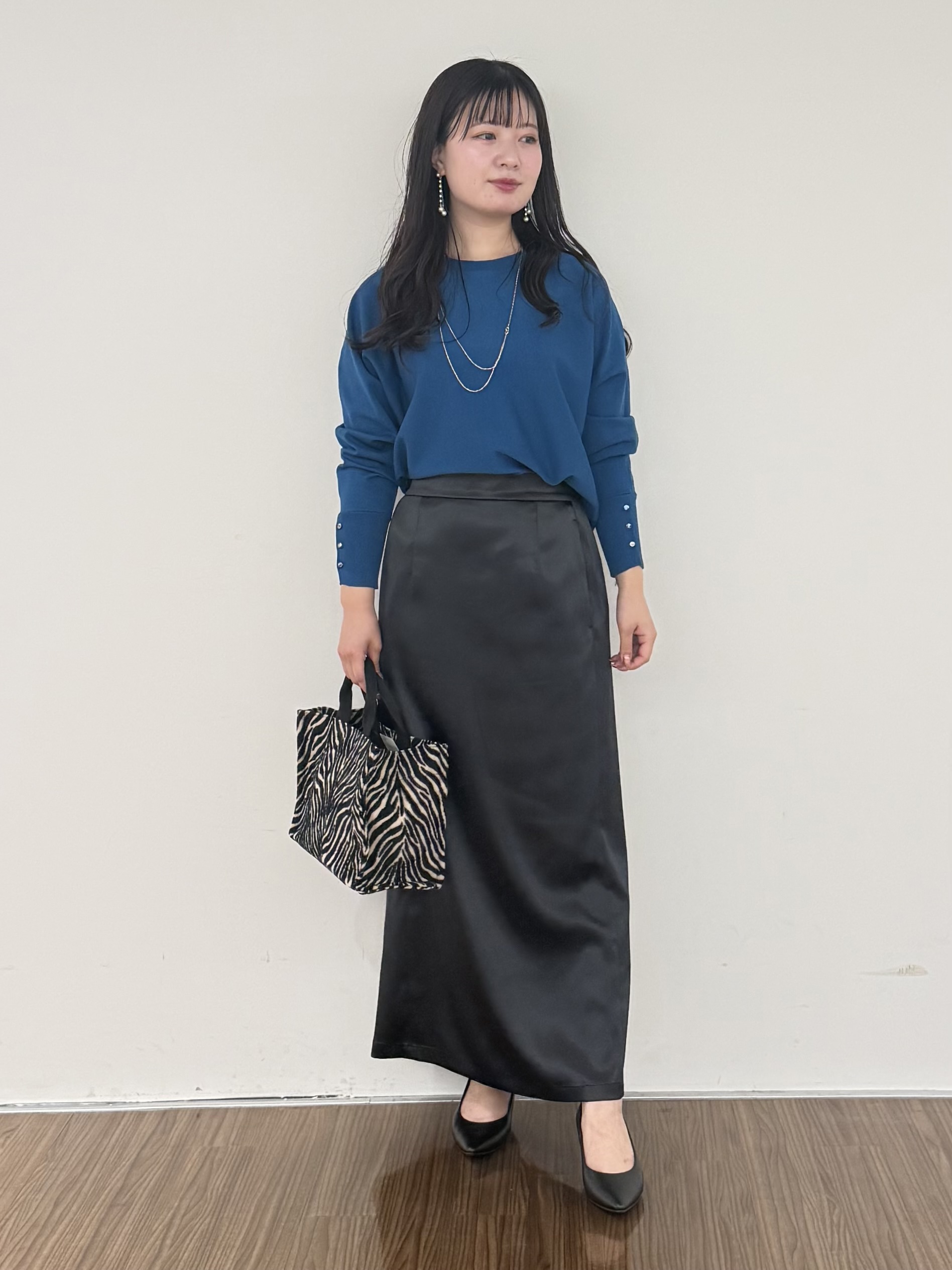 いくみさんの「INDIVI｜【選べる6色／ストレッチ◎】きれいめドルマンスリーブニット」を使ったコーディネート