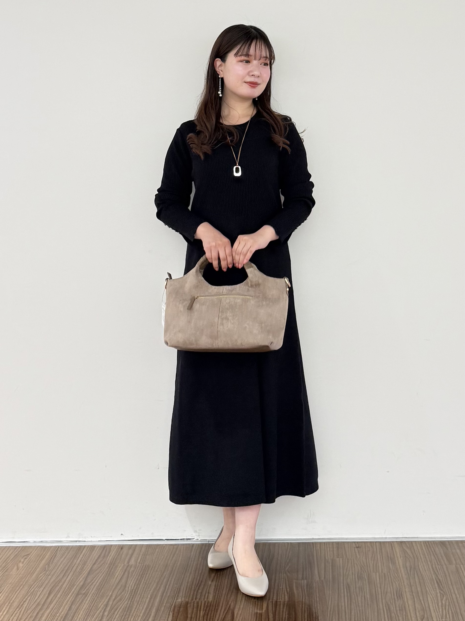 いくみさんの「INDIVI｜【一着でコーデ完成！】ニットコンビ 美スタイルワンピース」を使ったコーディネート