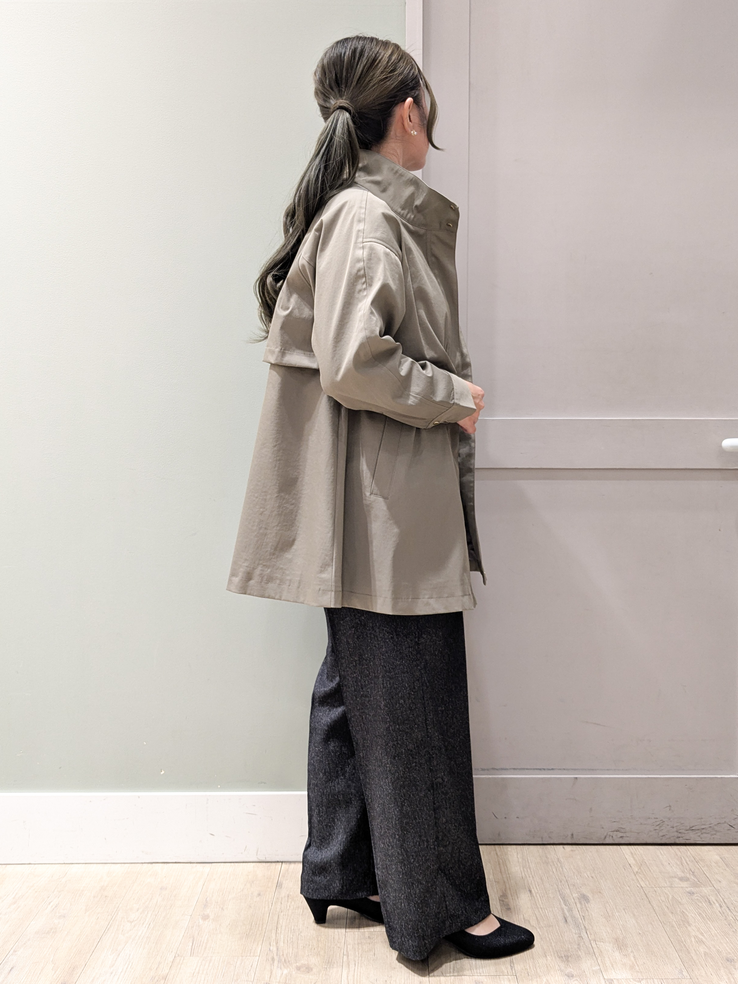 kuwawaさんの「grove｜【撥水／シルエット2WAY】ゆったり着られて体型カバー◎ スタンドネック テントラインコート」を使ったコーディネート