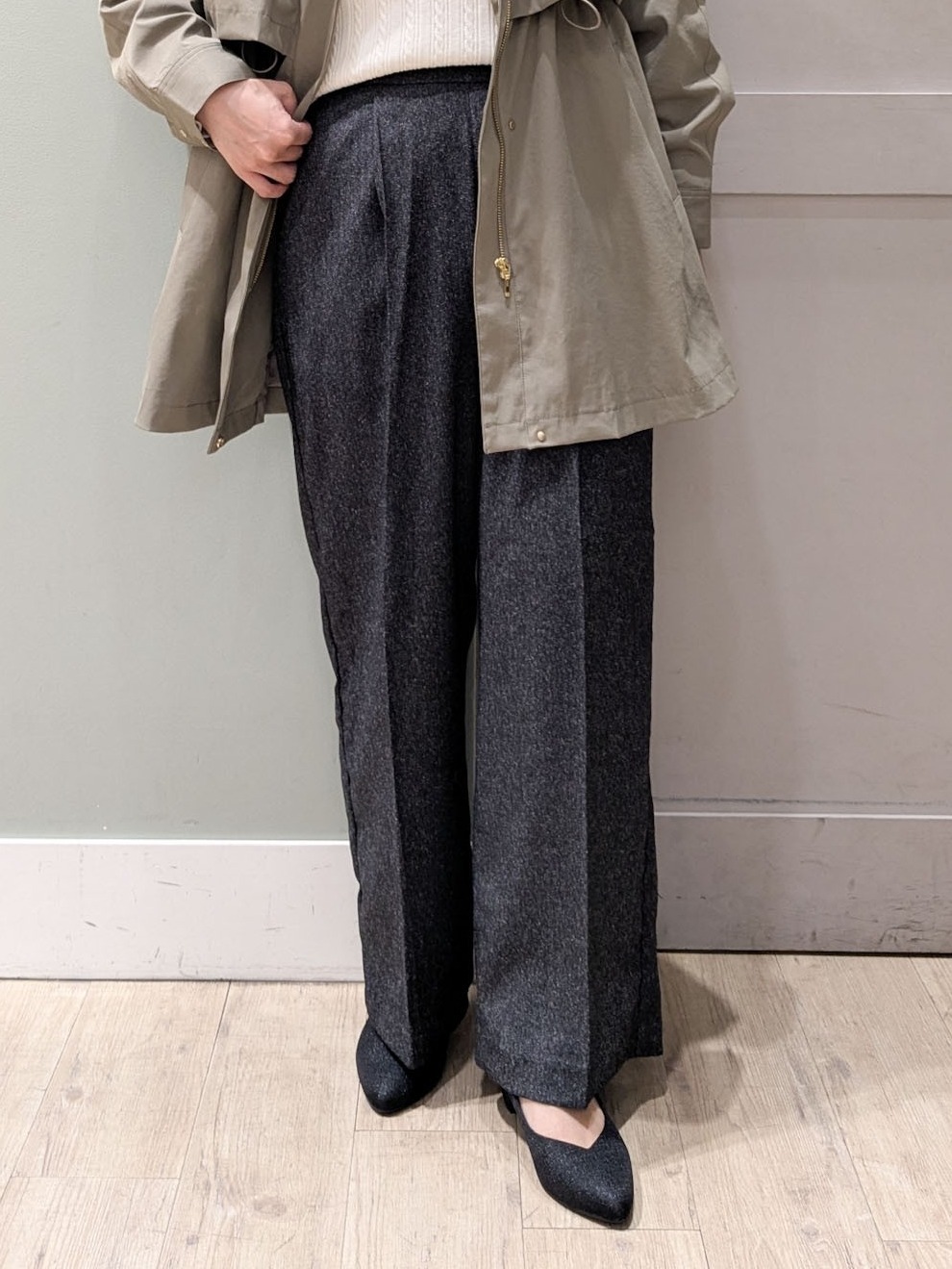kuwawaさんの「grove｜【撥水／シルエット2WAY】ゆったり着られて体型カバー◎ スタンドネック テントラインコート」を使ったコーディネート