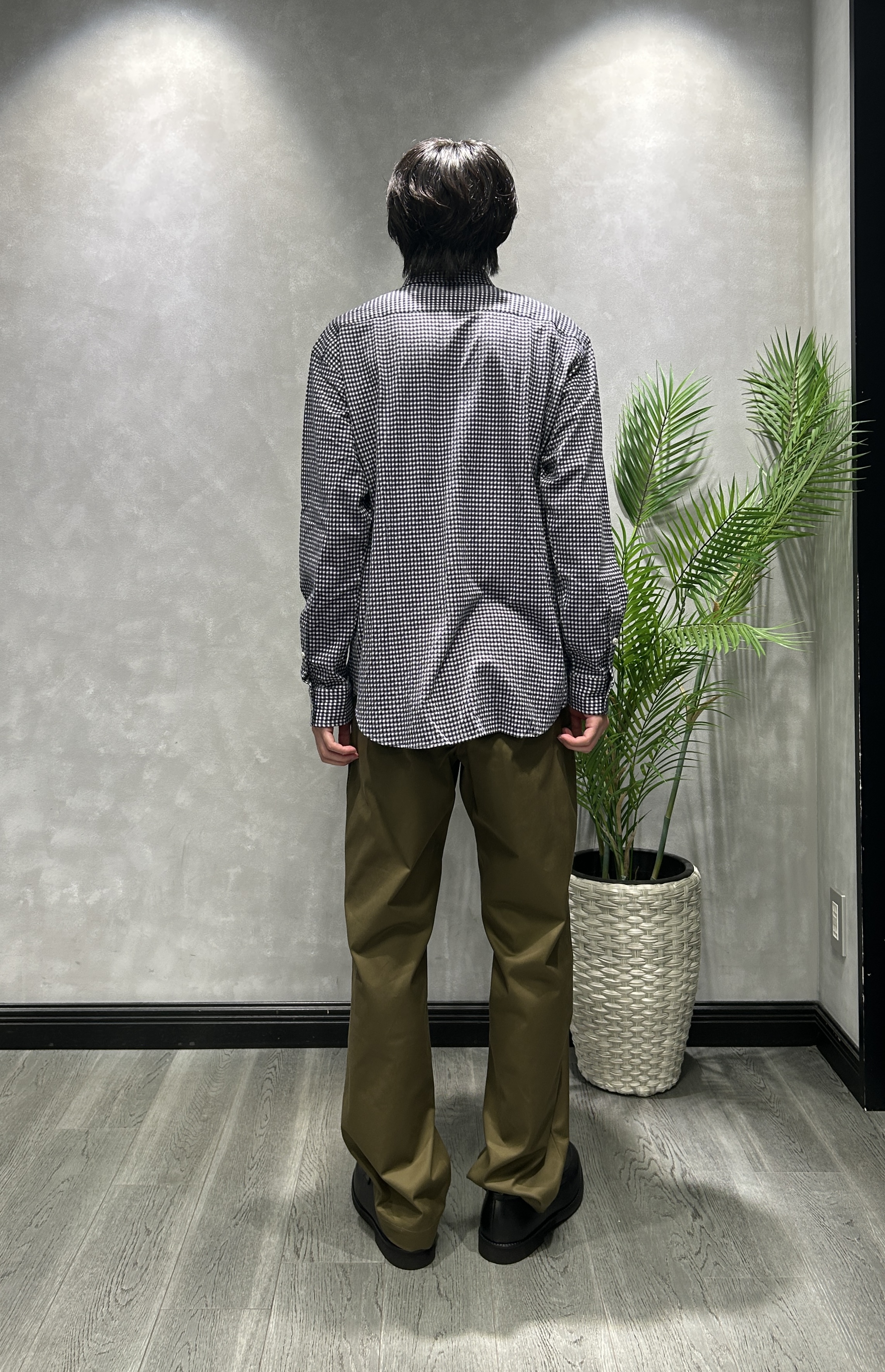 ruiさんの「TAKEO KIKUCHI｜【抗菌防臭/シーズンレス】シアサッカーギンガムチェック ストレッチシャツ」を使ったコーディネート