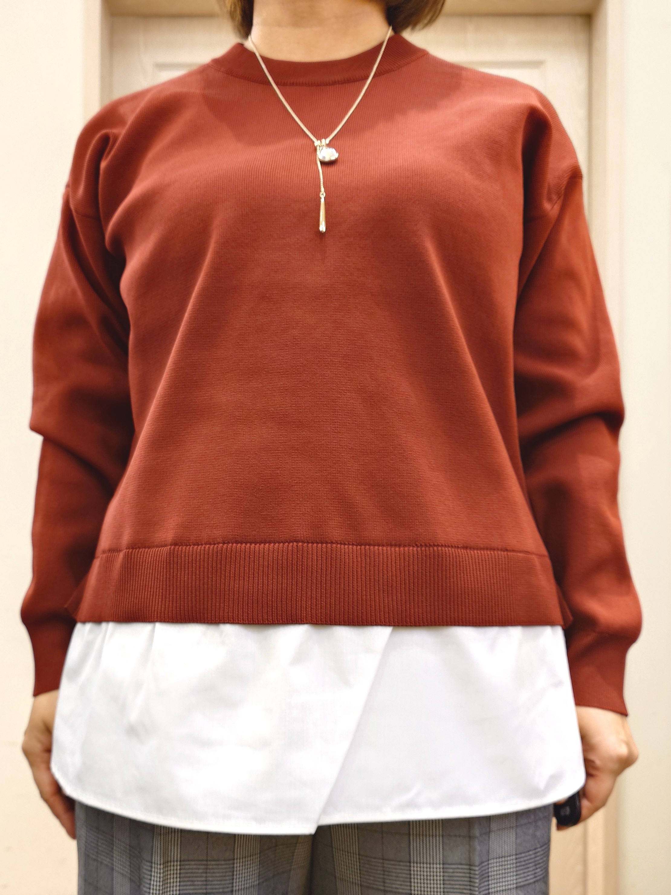 とろろさんの「SHOO･LA･RUE｜【S-LL】着るだけできまる シャツレイヤード風 スポンディッシュニット」を使ったコーディネート