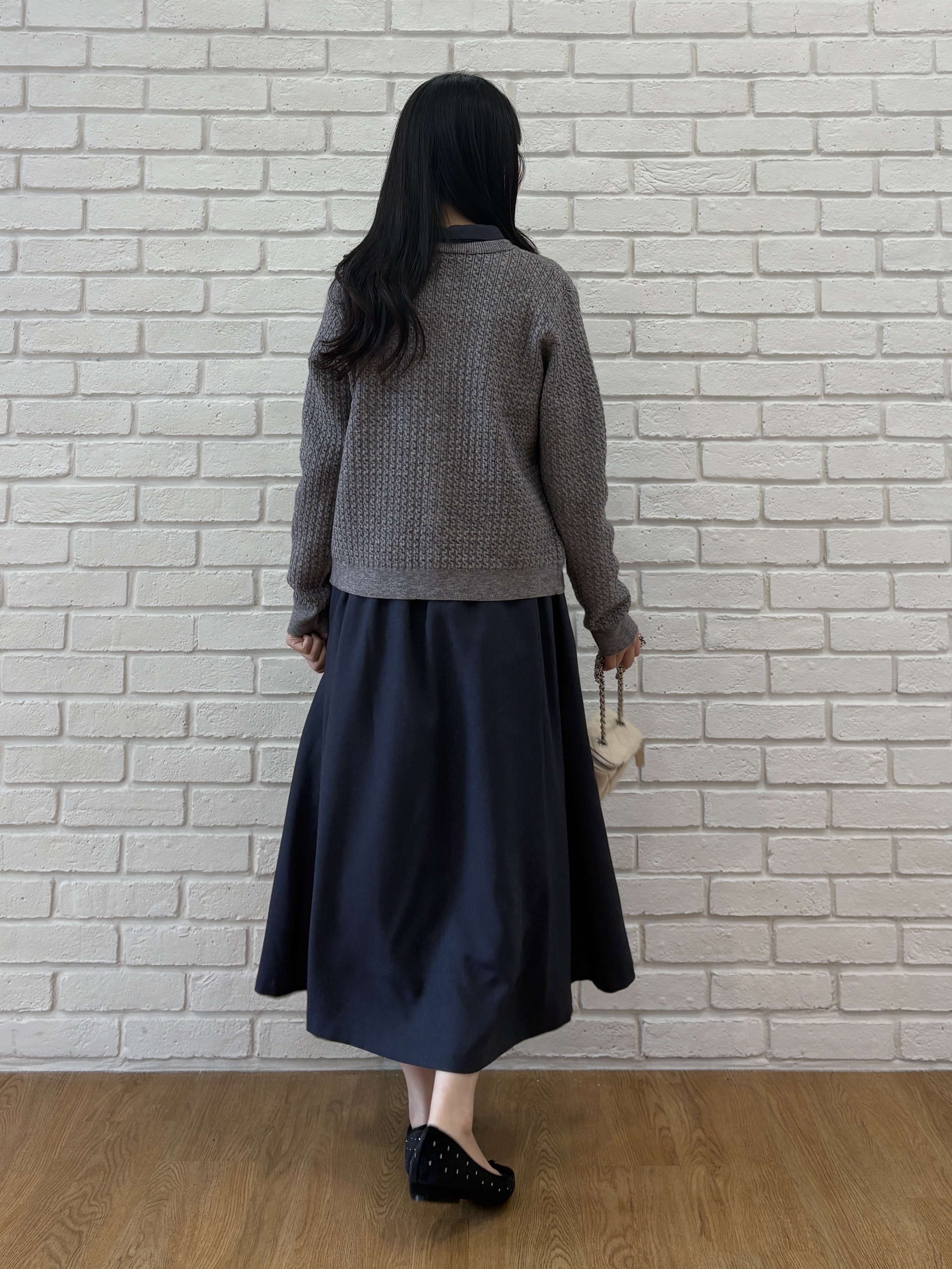 AOIさんの「Couture brooch｜【通勤にも休日にも】ケーブル カーディガン」を使ったコーディネート