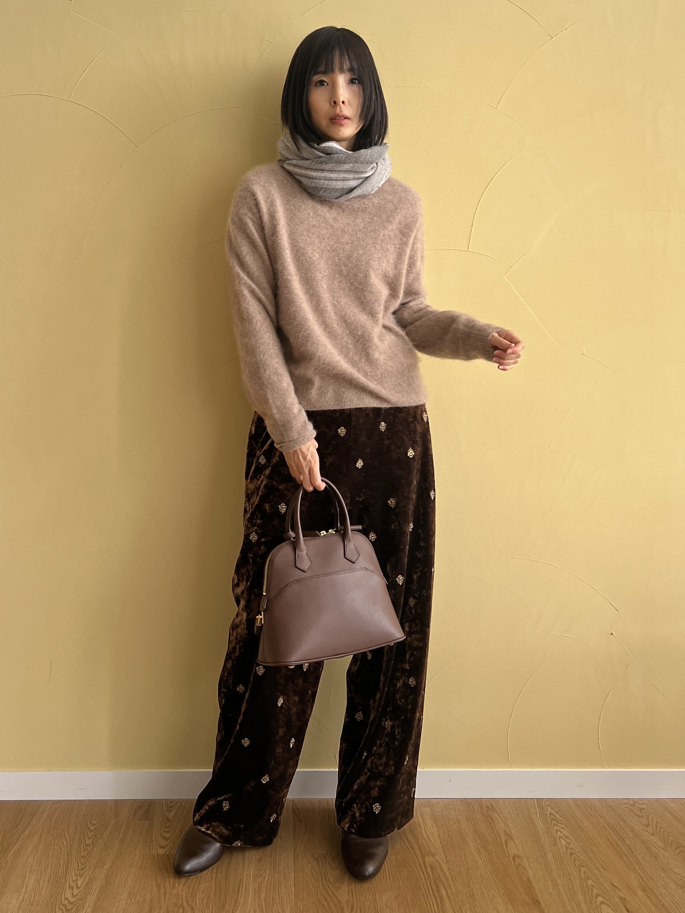 misaさんの「DRESSTERIOR｜エンブロイダリー ベロアイージーパンツ」を使ったコーディネート