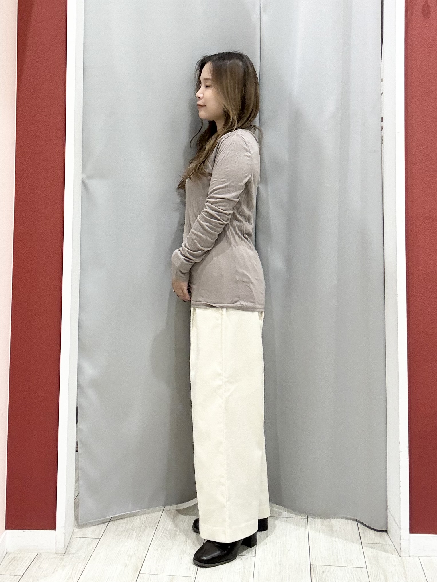 shioさんの「SHOO･LA･RUE｜【S-LL/洗濯機可】手触りやわらか ミニモール金ボタンカーディガン」を使ったコーディネート