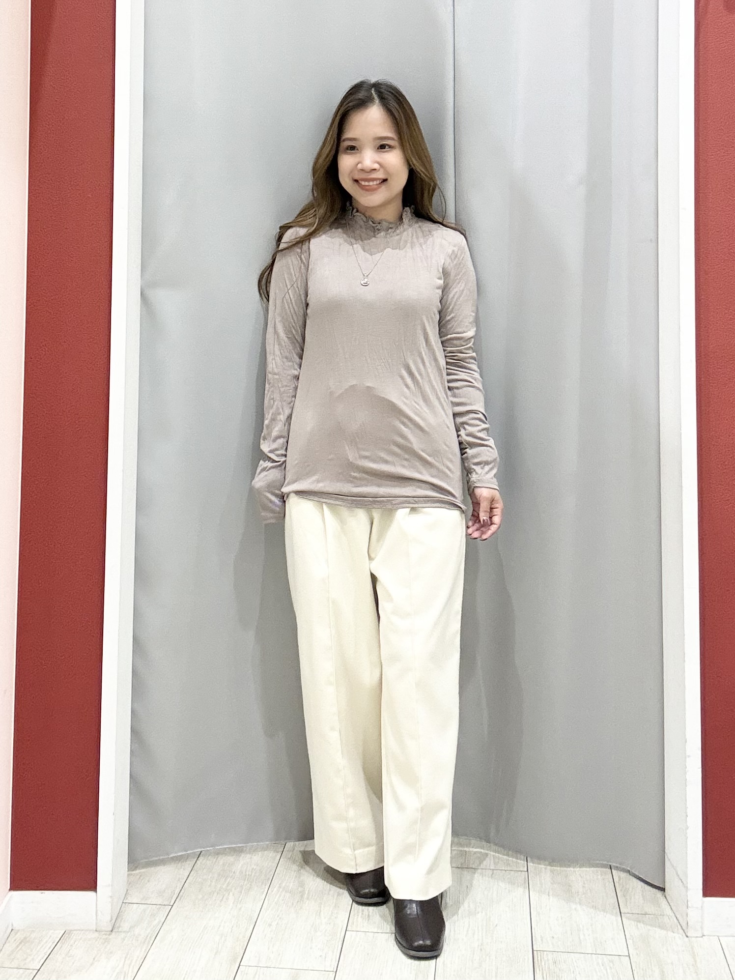 shioさんの「SHOO･LA･RUE｜【S-LL/洗濯機可】手触りやわらか ミニモール金ボタンカーディガン」を使ったコーディネート