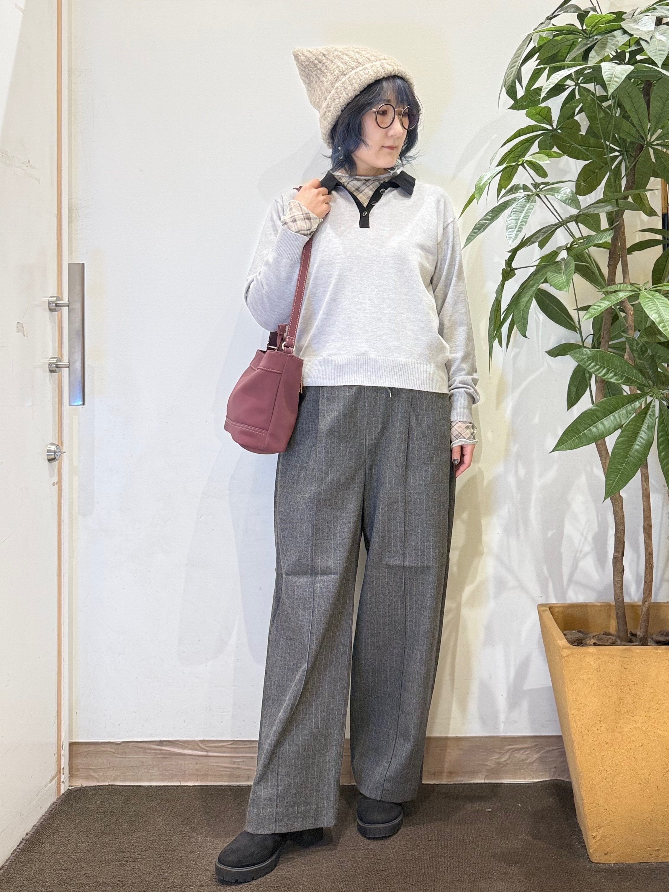 misakiさんの「SHOO･LA･RUE｜【S-LL/洗濯機可】やわらかな着心地 襟付きニット」を使ったコーディネート