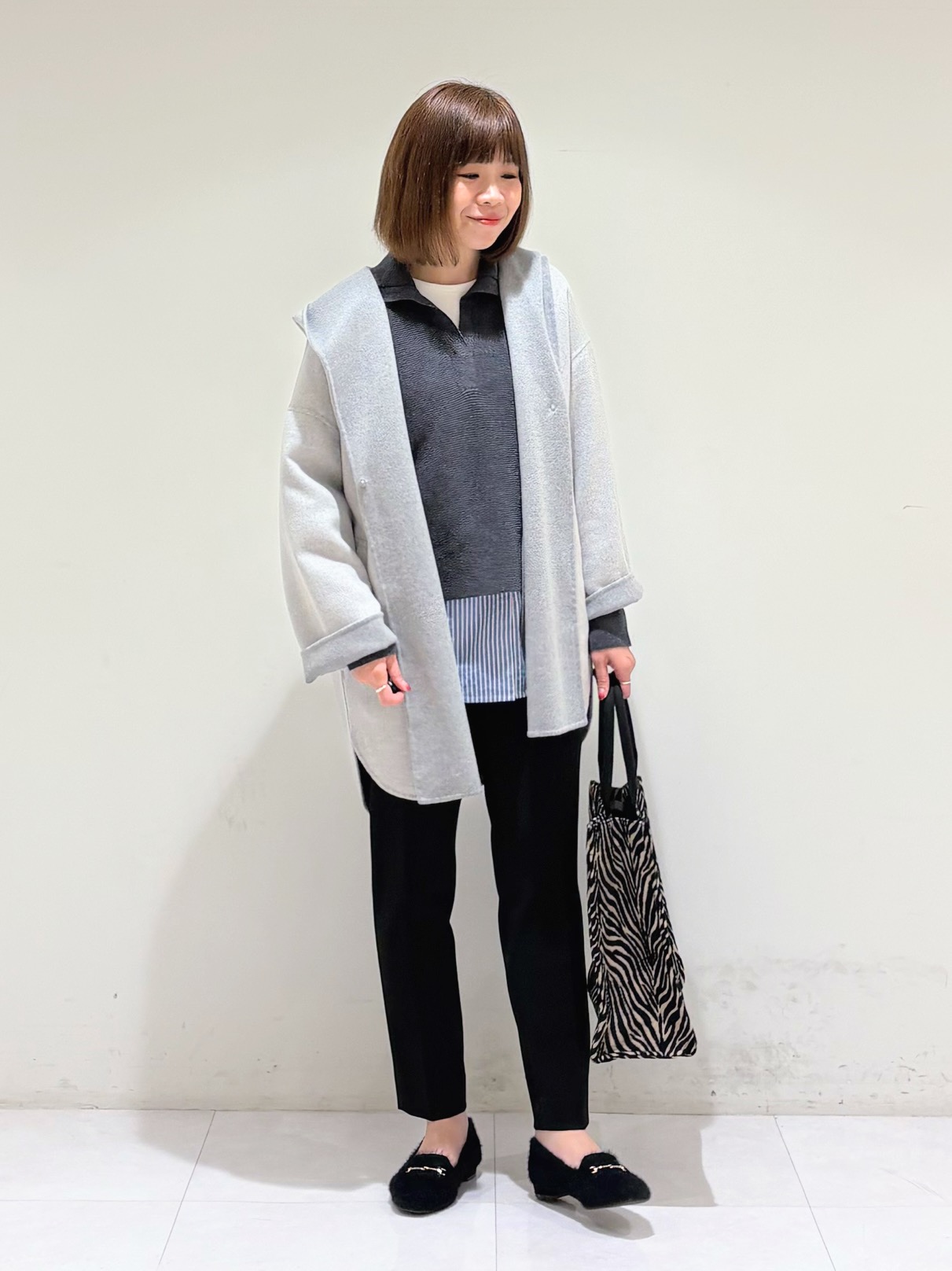 tsuyuさんの「INDIVI｜【ウール混／配色／ゆったり】ミドル丈リバーフーディコート」を使ったコーディネート