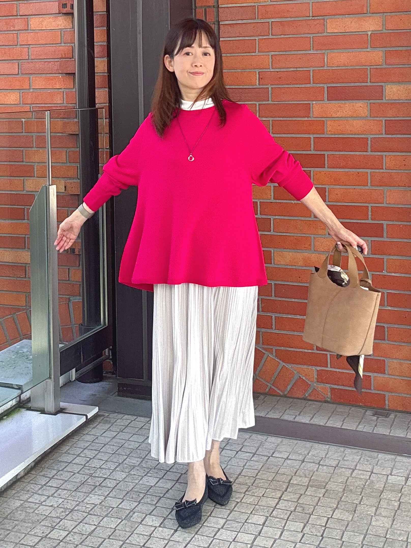 makiさんの「UNTITLED｜【きれいに体型カバー/8色展開】Aラインシルエットニットプルオーバー」を使ったコーディネート