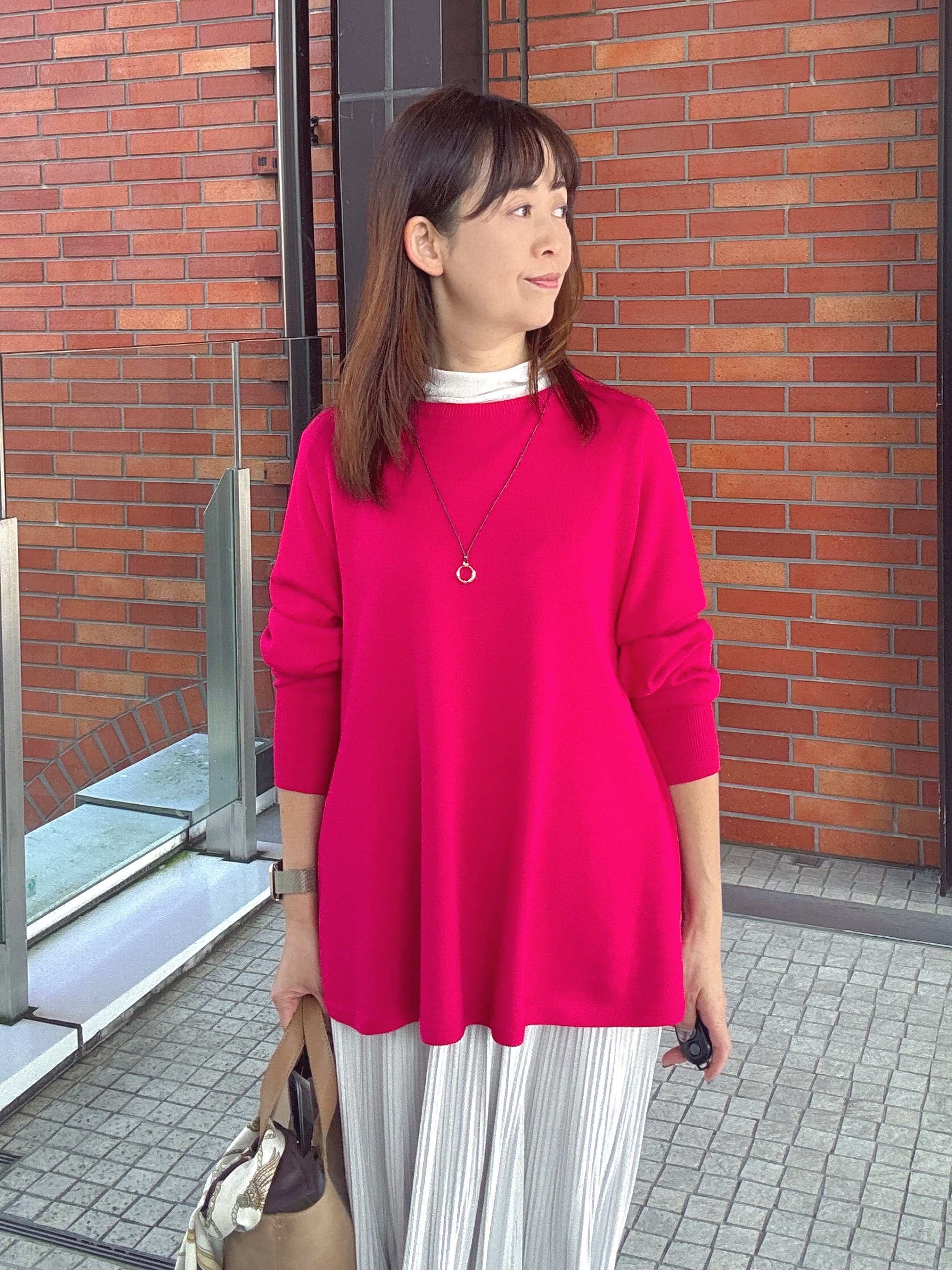 makiさんの「UNTITLED｜【きれいに体型カバー/8色展開】Aラインシルエットニットプルオーバー」を使ったコーディネート
