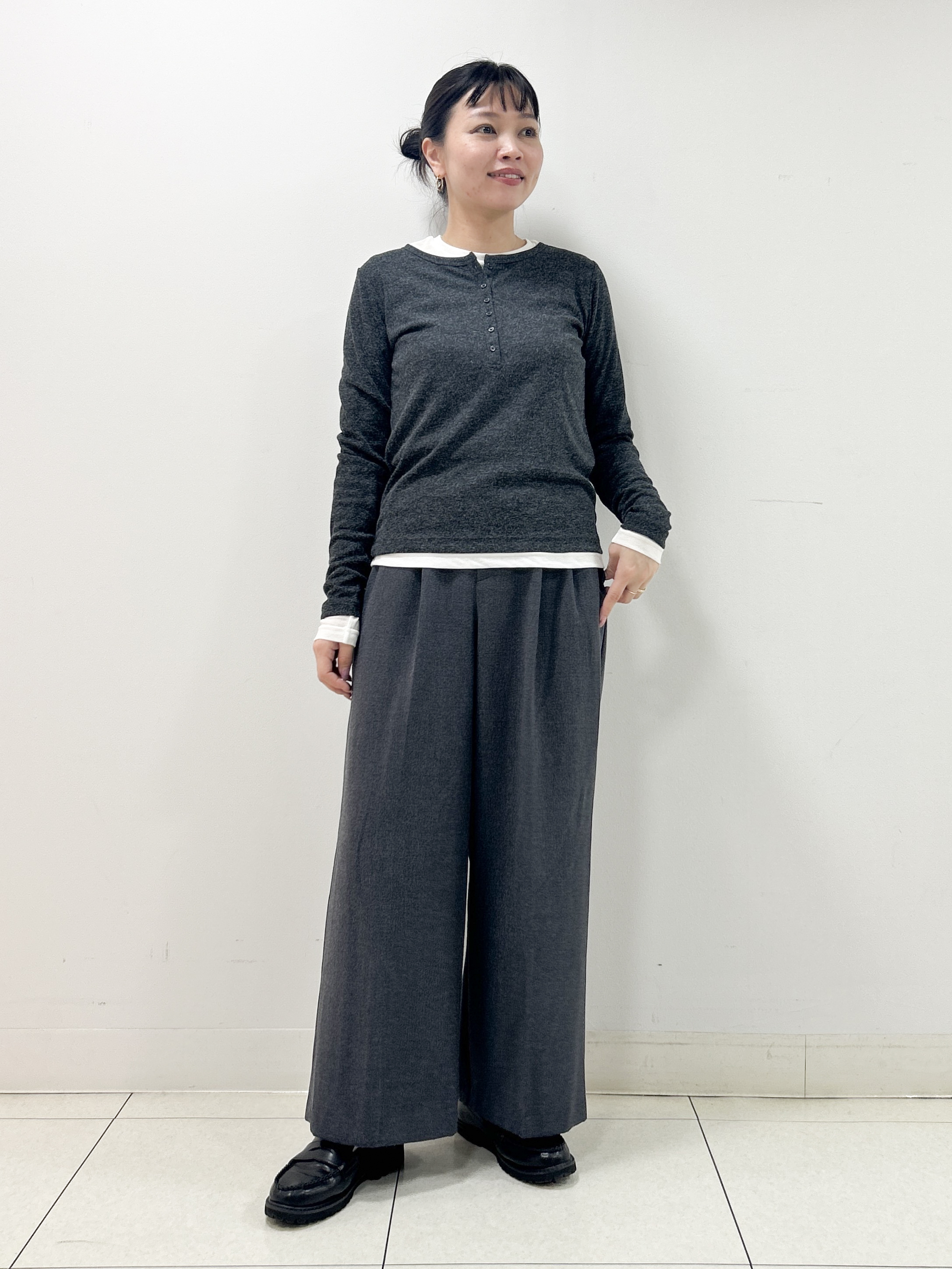 Kaiさんの「Dessin｜【店頭人気/洗濯機OK/秋インナー】シアーテレコヘンリーネックプルオーバー」を使ったコーディネート