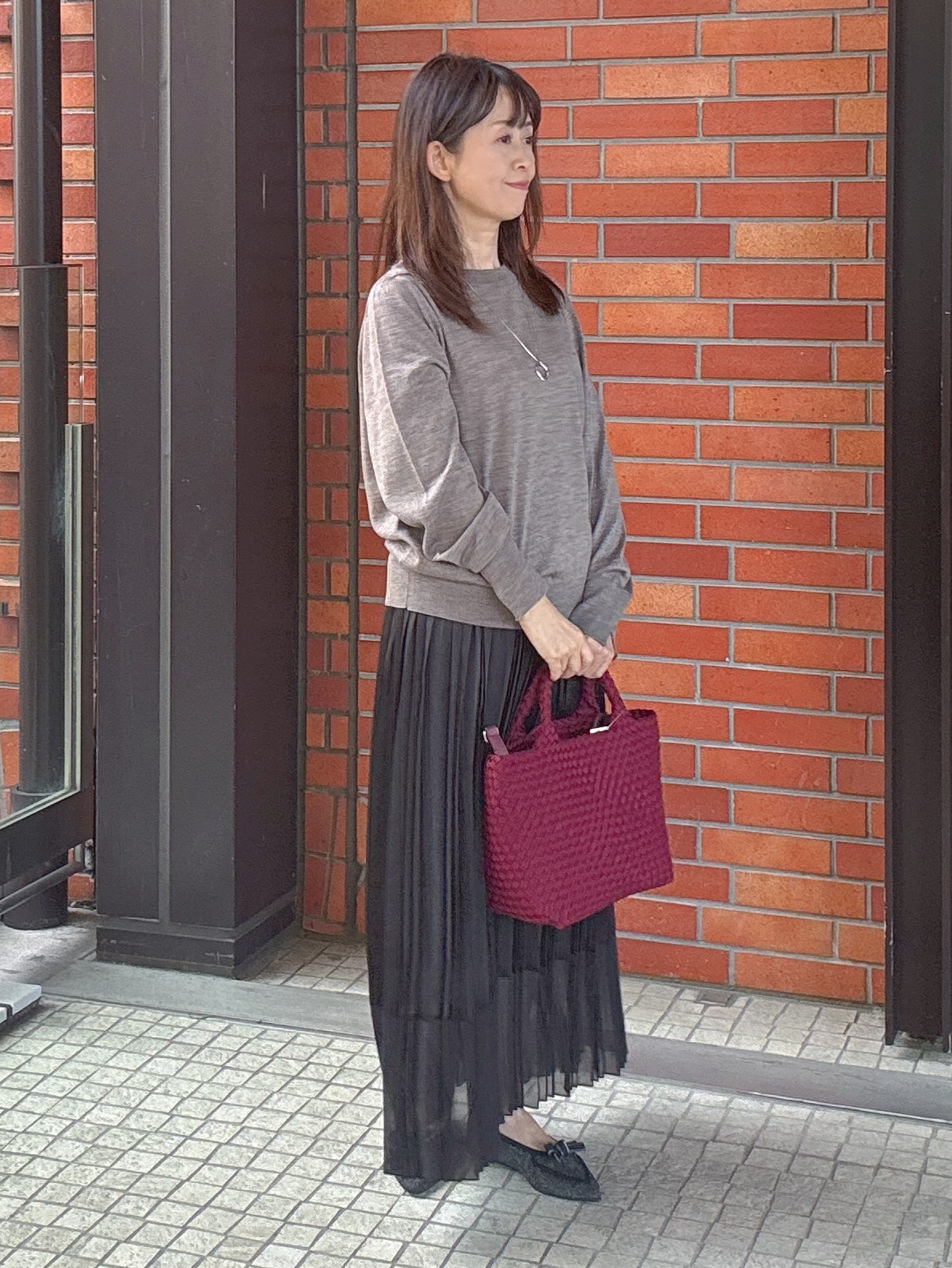 makiさんの「UNTITLED｜【アンサンブル可能/オンオフ使える】シルクウールカシミヤプルオーバー」を使ったコーディネート