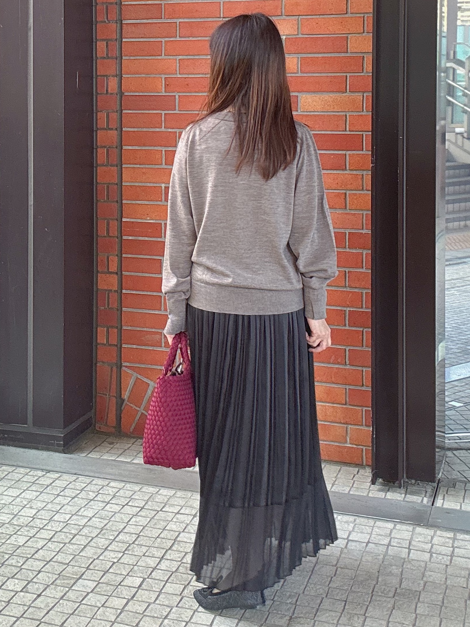 makiさんの「UNTITLED｜【アンサンブル可能/オンオフ使える】シルクウールカシミヤプルオーバー」を使ったコーディネート