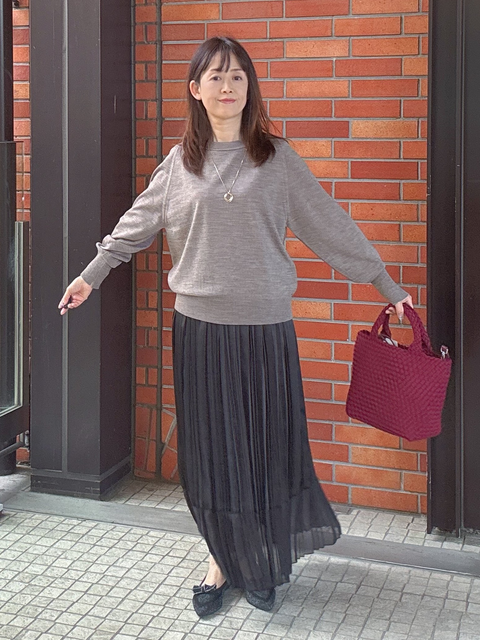 makiさんの「UNTITLED｜【アンサンブル可能/オンオフ使える】シルクウールカシミヤプルオーバー」を使ったコーディネート