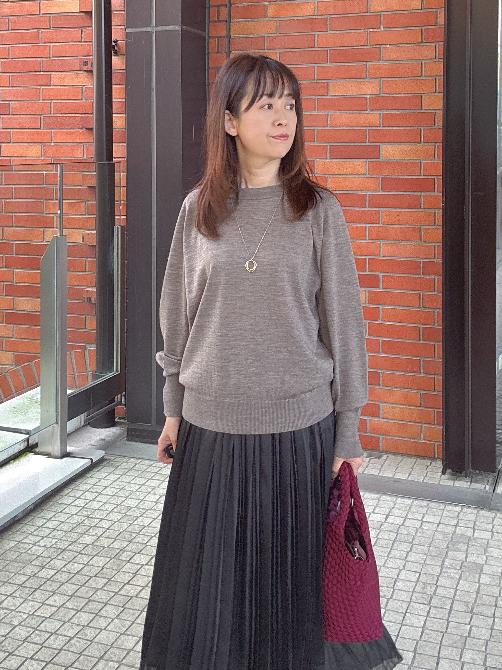 makiさんの「UNTITLED｜【アンサンブル可能/オンオフ使える】シルクウールカシミヤプルオーバー」を使ったコーディネート