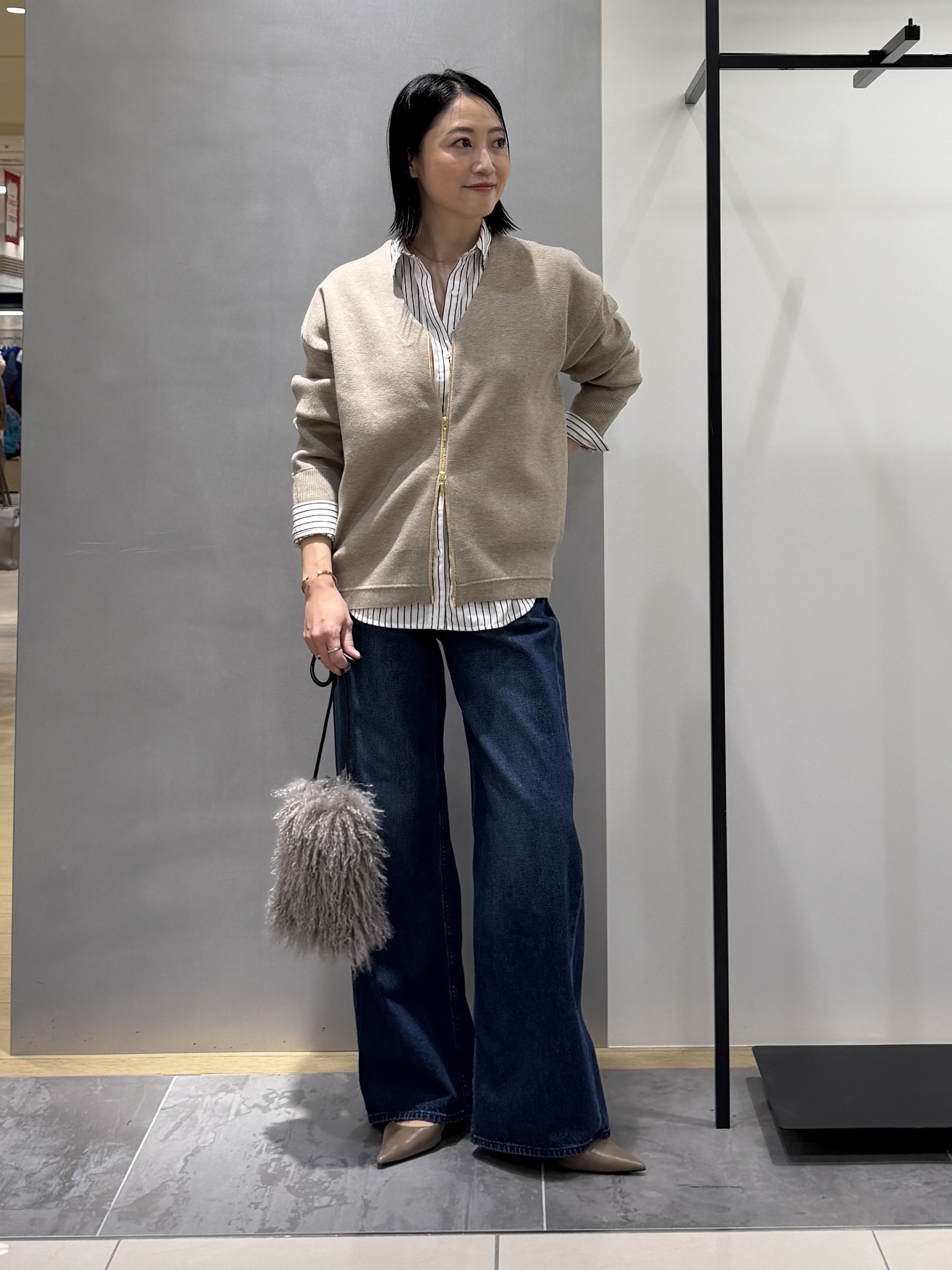 shihoさんの「INDIVI｜【ミラノリブ編み】ジップニットブルゾン」を使ったコーディネート