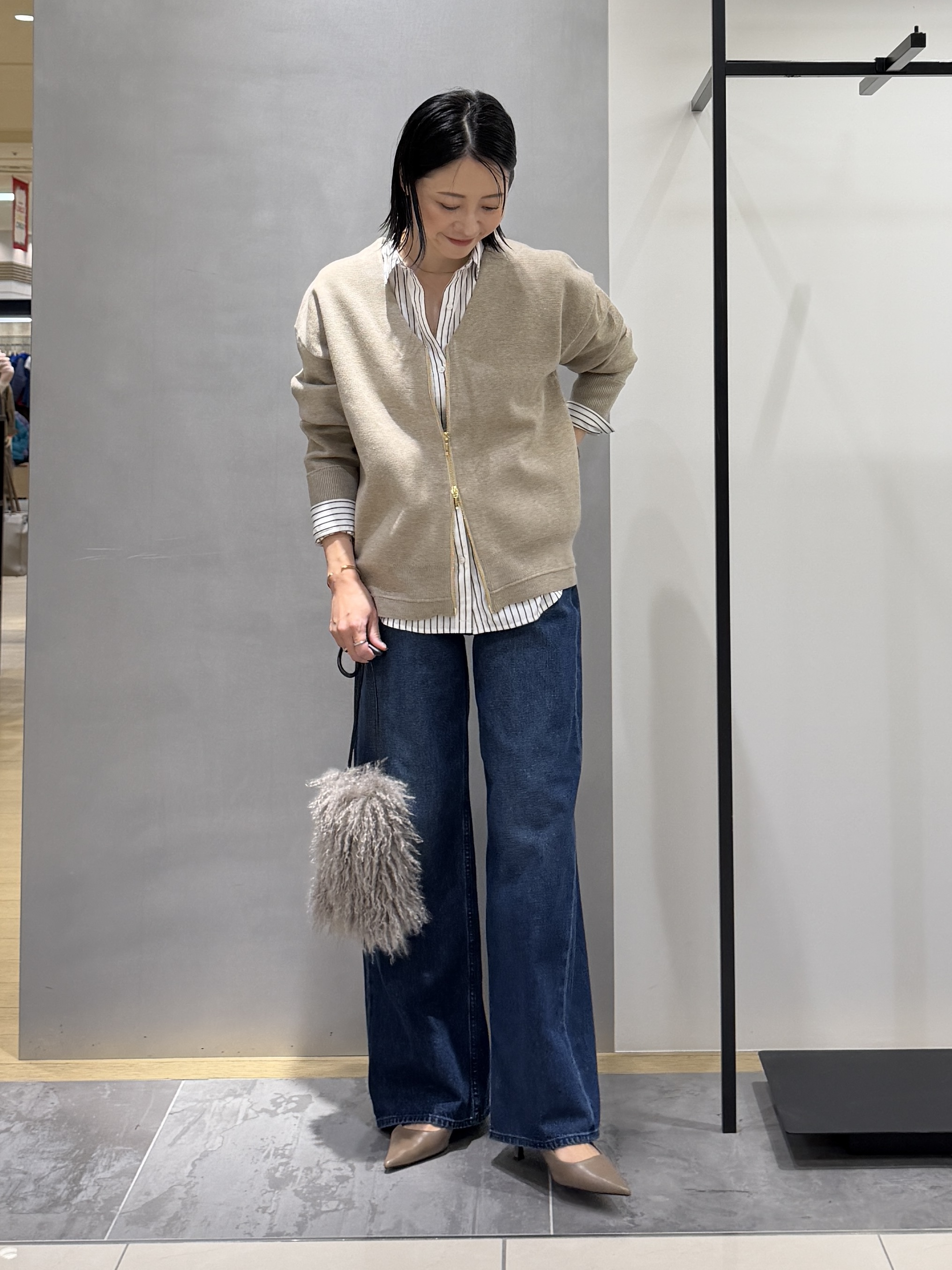 shihoさんの「INDIVI｜【ミラノリブ編み】ジップニットブルゾン」を使ったコーディネート
