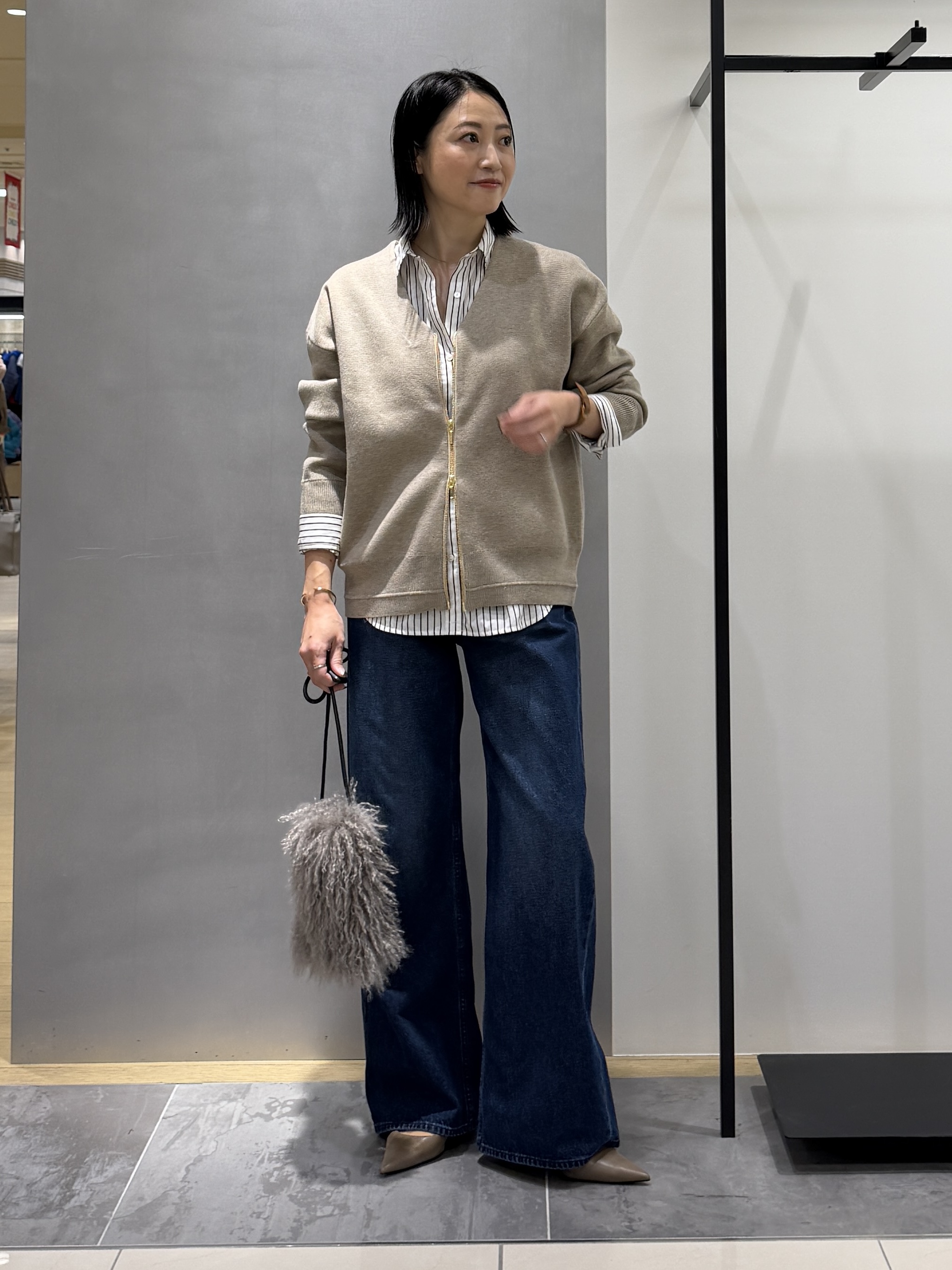 shihoさんの「INDIVI｜【ミラノリブ編み】ジップニットブルゾン」を使ったコーディネート