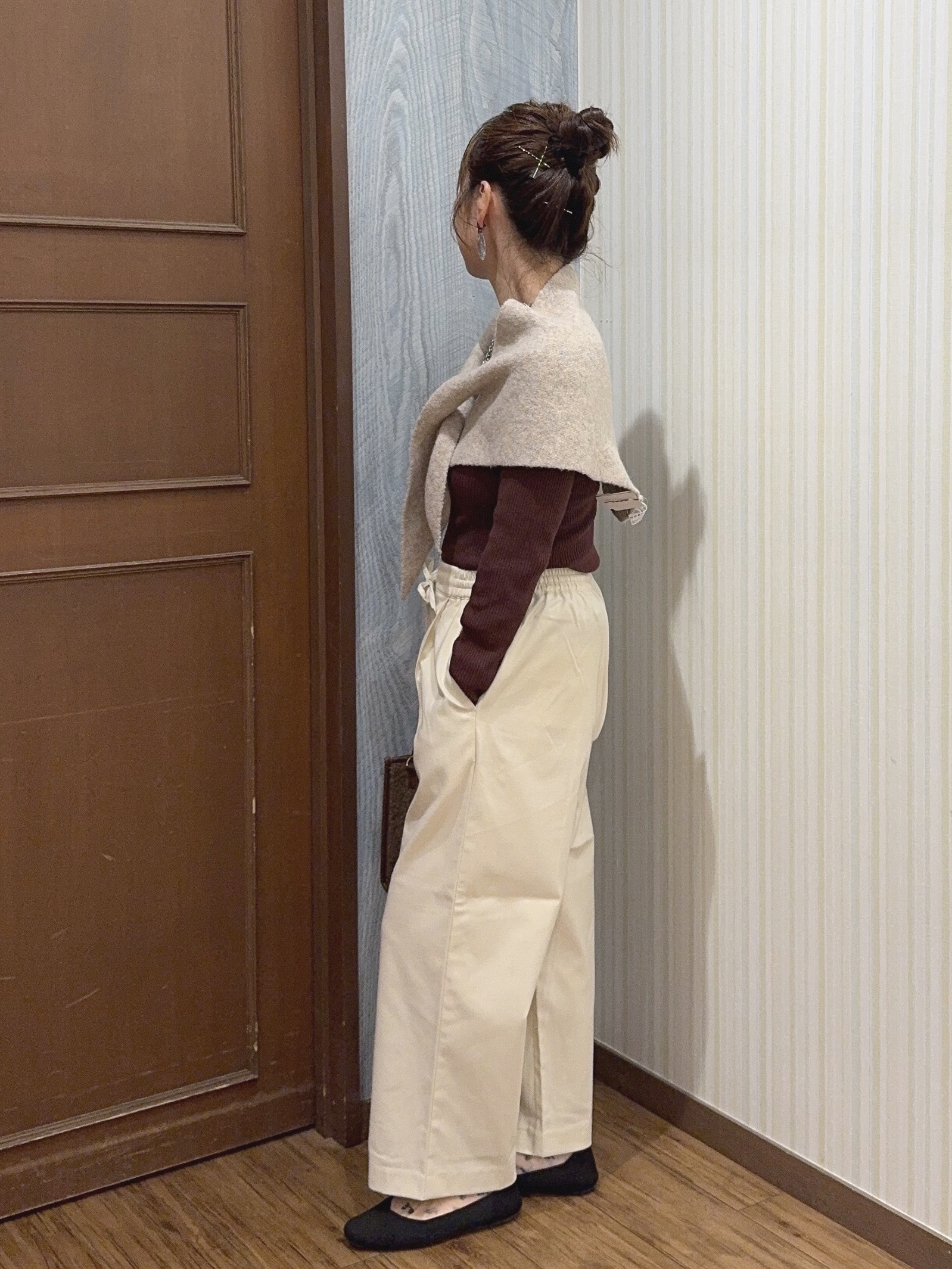 よっしーさんの「SHOO･LA･RUE｜【毛玉になりにくい/S-LL/洗濯機可】ボートネックで首元美しく やわらかリブニット」を使ったコーディネート