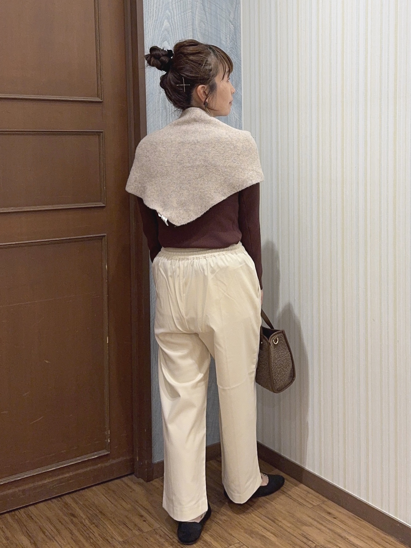 よっしーさんの「SHOO･LA･RUE｜【毛玉になりにくい/S-LL/洗濯機可】ボートネックで首元美しく やわらかリブニット」を使ったコーディネート