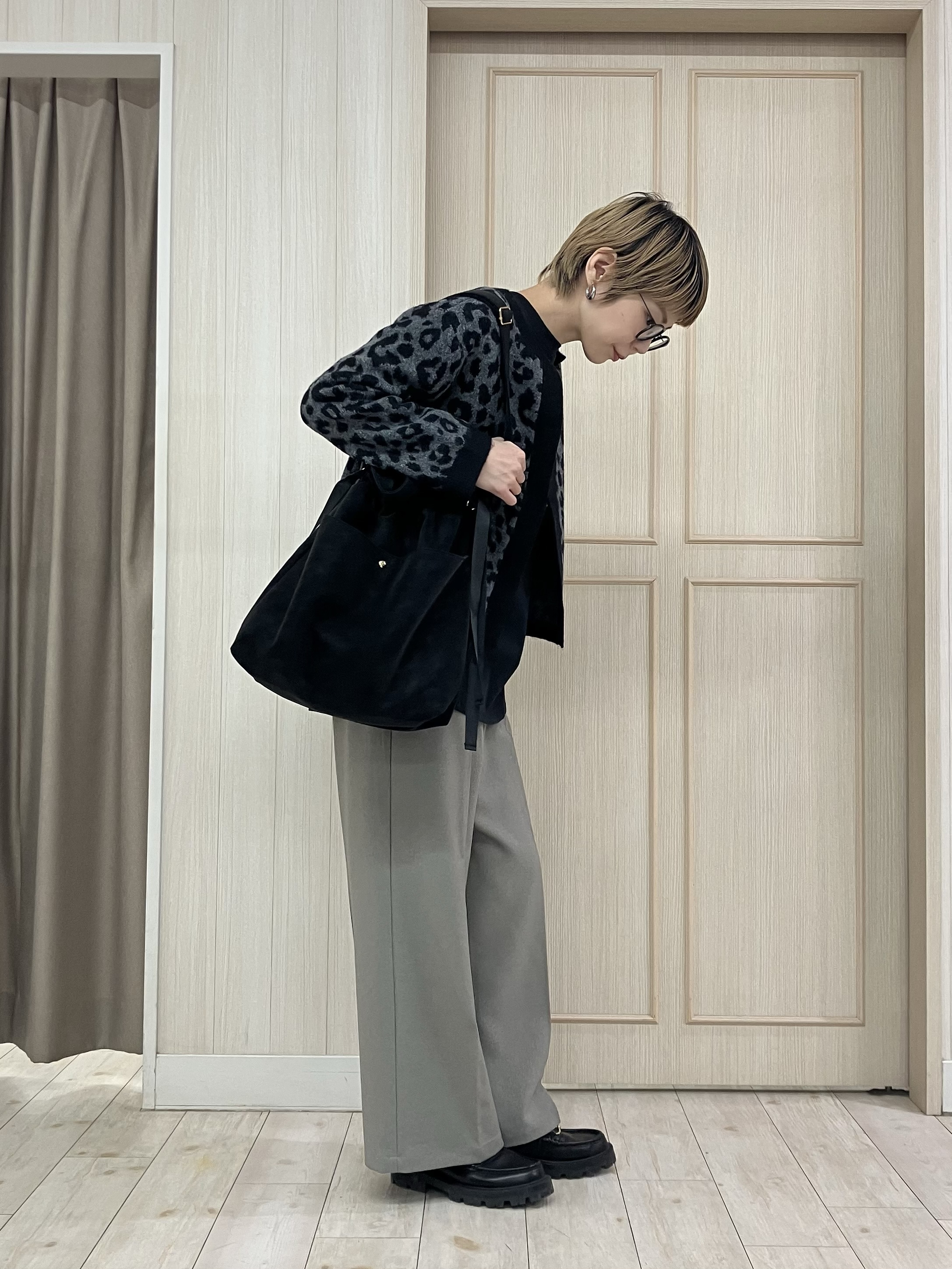Turnerさんの「SHOO･LA･RUE｜【洗濯機可/S-LL】ジャケット感覚で着られる バイカラーニットカーディガン」を使ったコーディネート