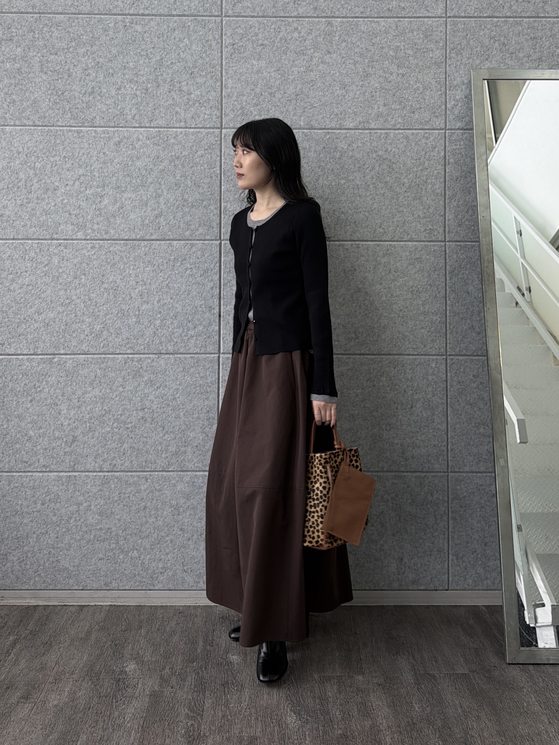rinaさんの「INDIVI｜フォルムロングスカート」を使ったコーディネート