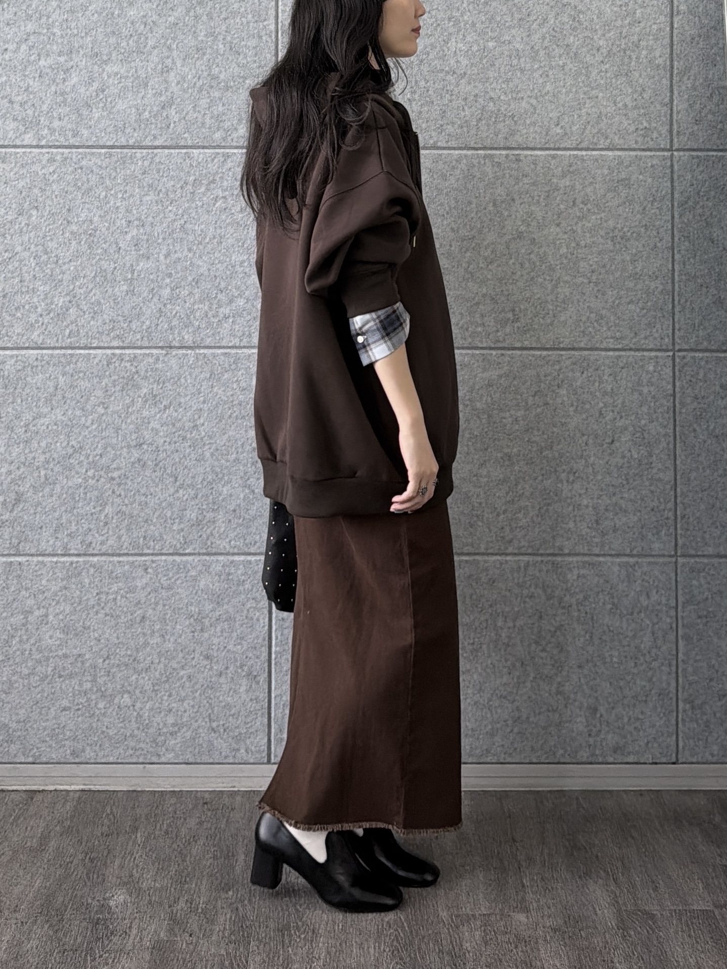 rinaさんの「INDIVI｜タイムレスフォルムシャツ【LIVE紹介／上枝みどりさん着用】」を使ったコーディネート