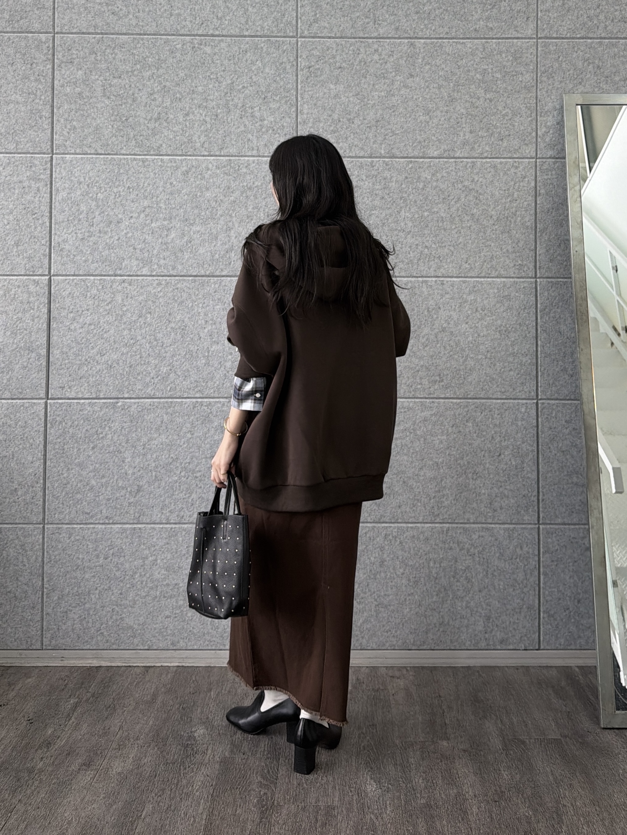 rinaさんの「INDIVI｜タイムレスフォルムシャツ【LIVE紹介／上枝みどりさん着用】」を使ったコーディネート