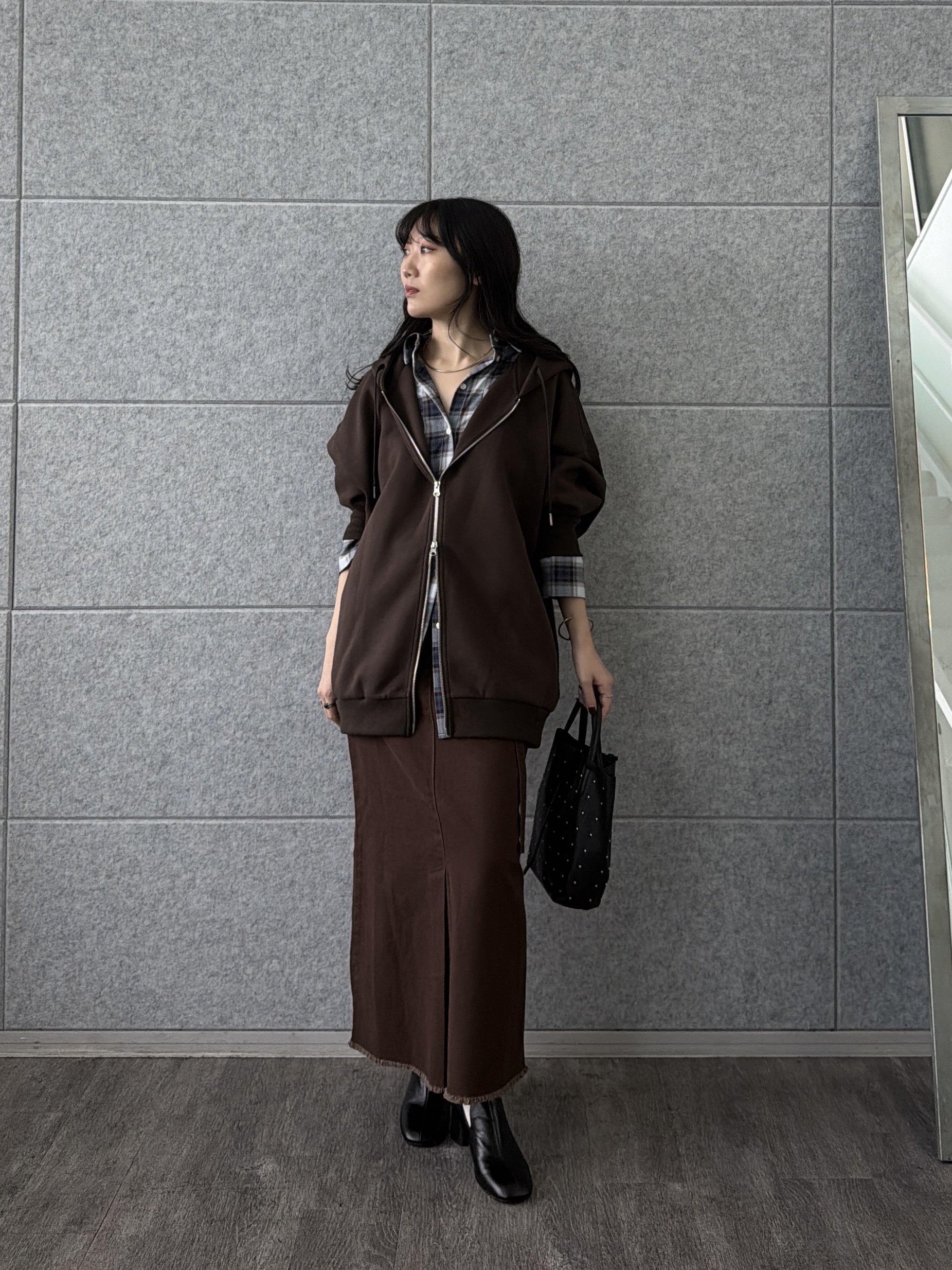 rinaさんの「INDIVI｜タイムレスフォルムシャツ【LIVE紹介／上枝みどりさん着用】」を使ったコーディネート
