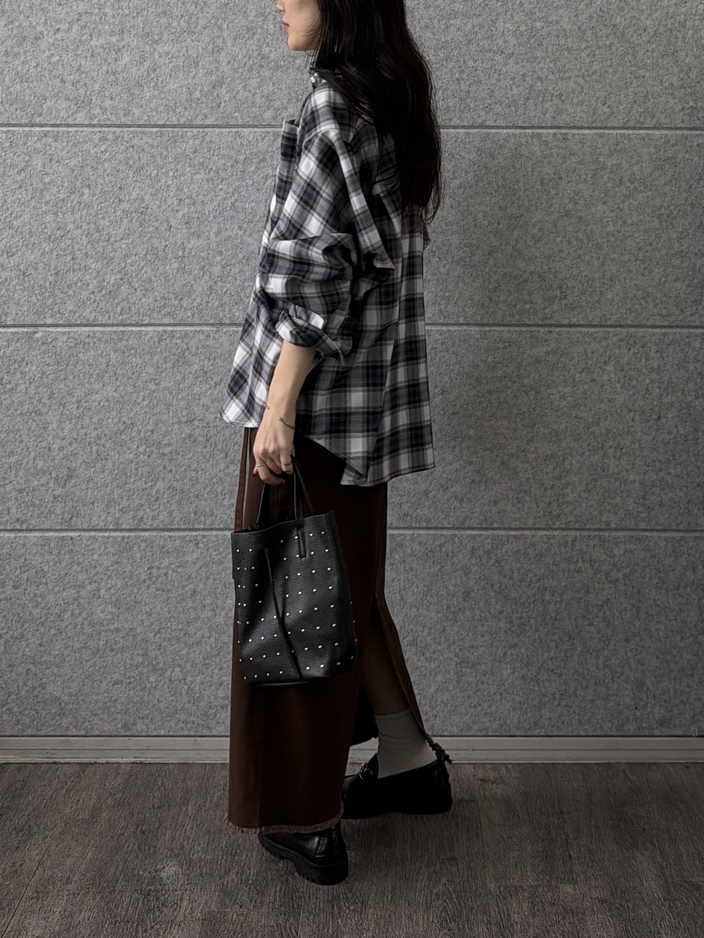 rinaさんの「INDIVI｜タイムレスフォルムシャツ【LIVE紹介／上枝みどりさん着用】」を使ったコーディネート