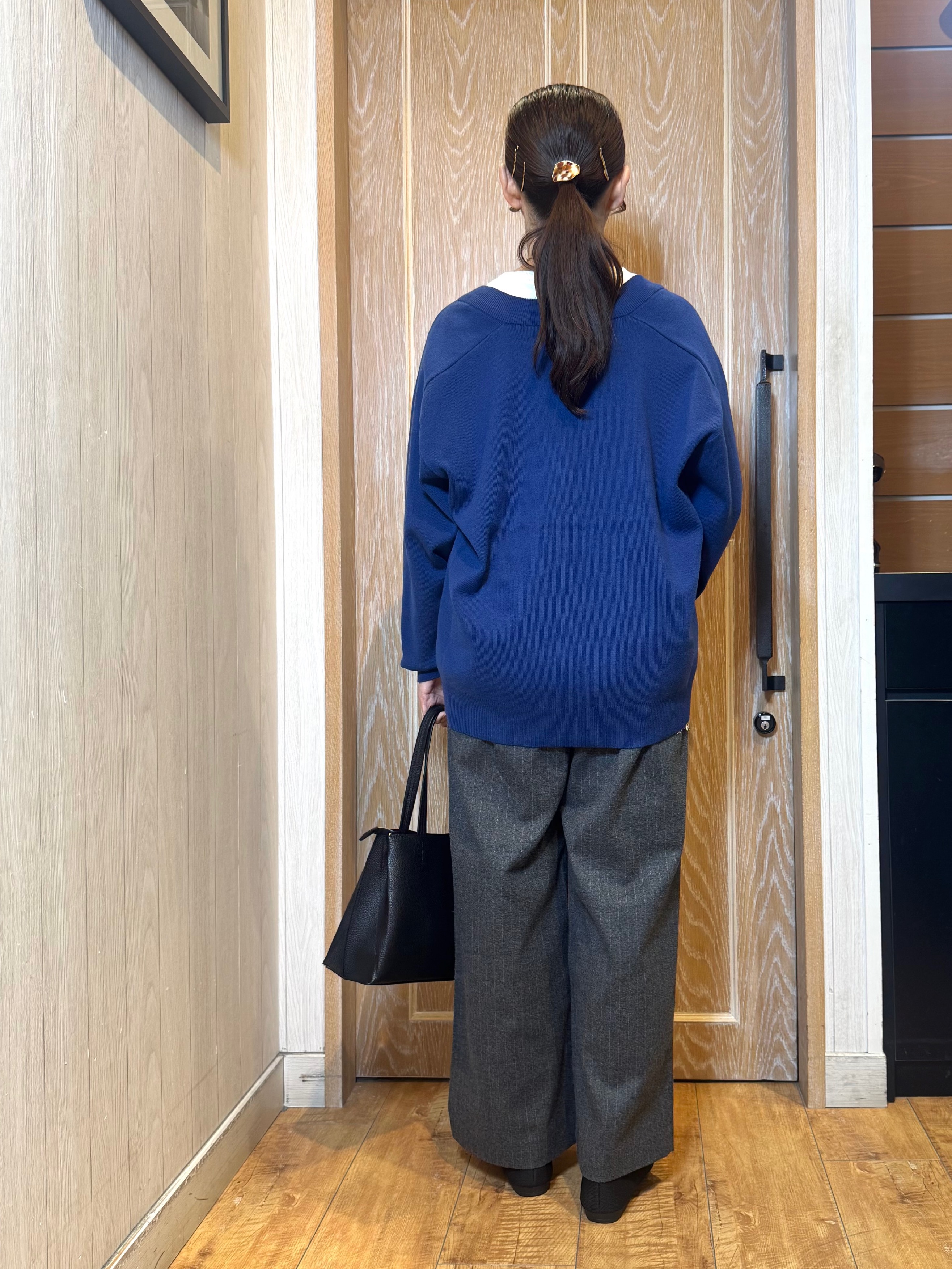 KAORIさんの「SHOO･LA･RUE｜【毛玉になりにくい/S-LL/洗濯機可/体型カバー】Vネックゆったりカーディガン」を使ったコーディネート