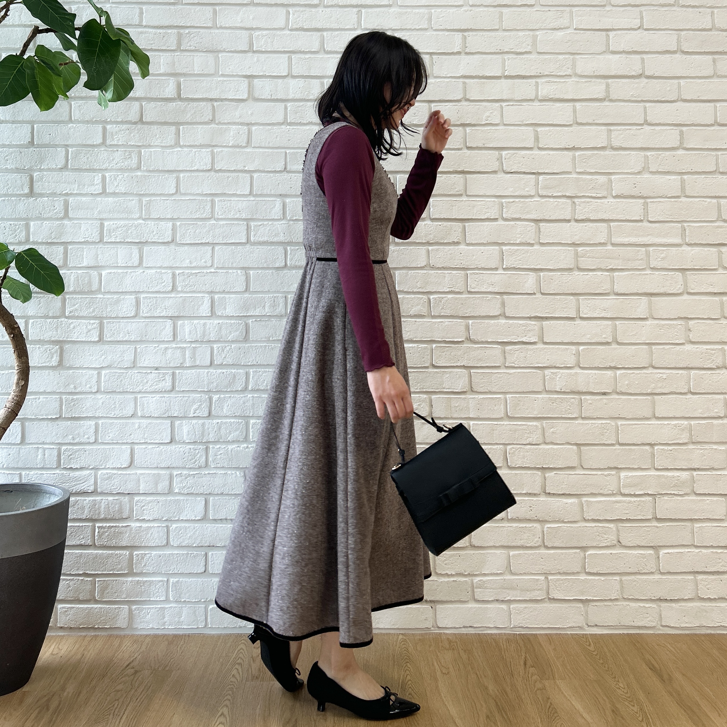 shinoさんの「Couture brooch｜【一枚でも重ねても】メローフリル テレコトップス」を使ったコーディネート