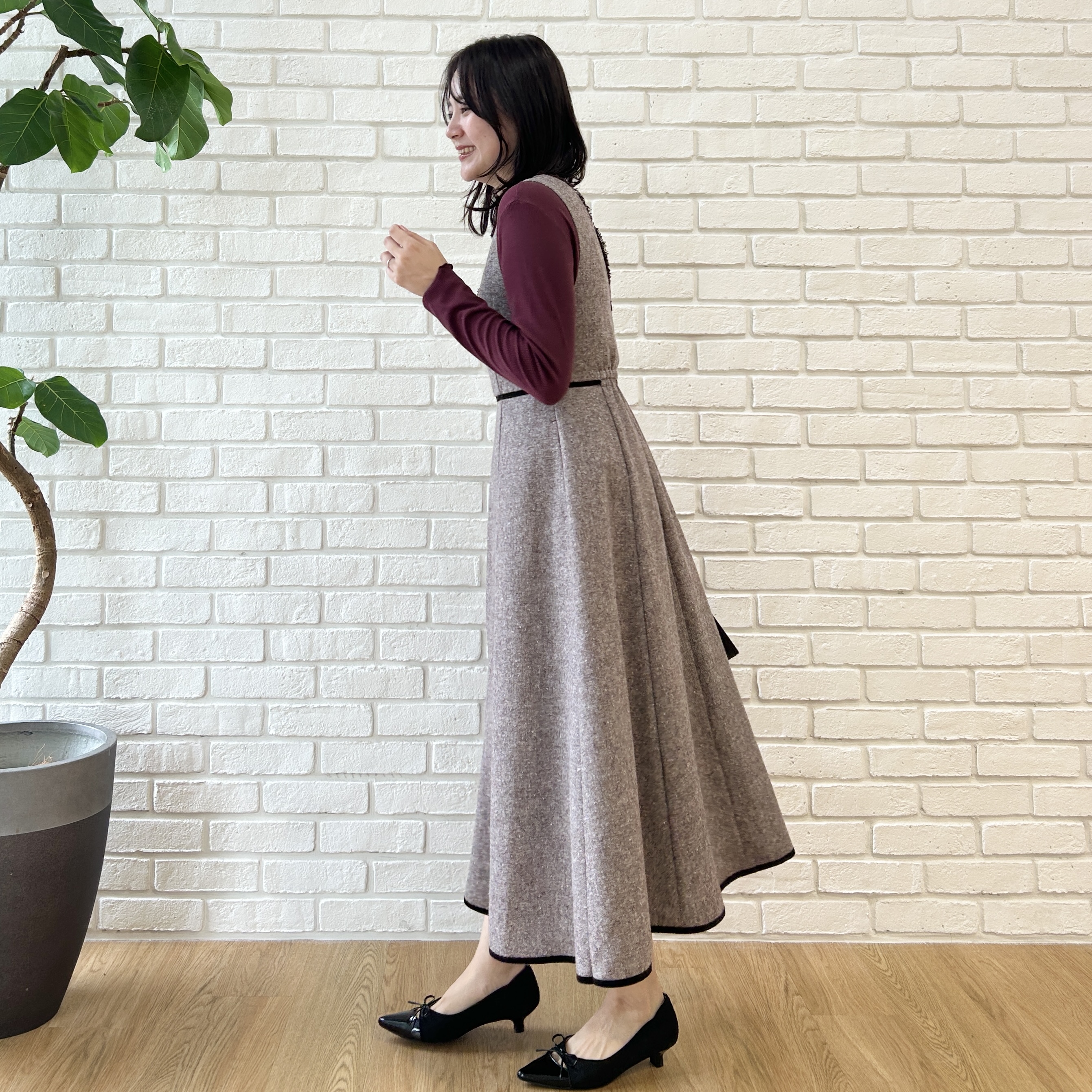 shinoさんの「Couture brooch｜【一枚でも重ねても】メローフリル テレコトップス」を使ったコーディネート