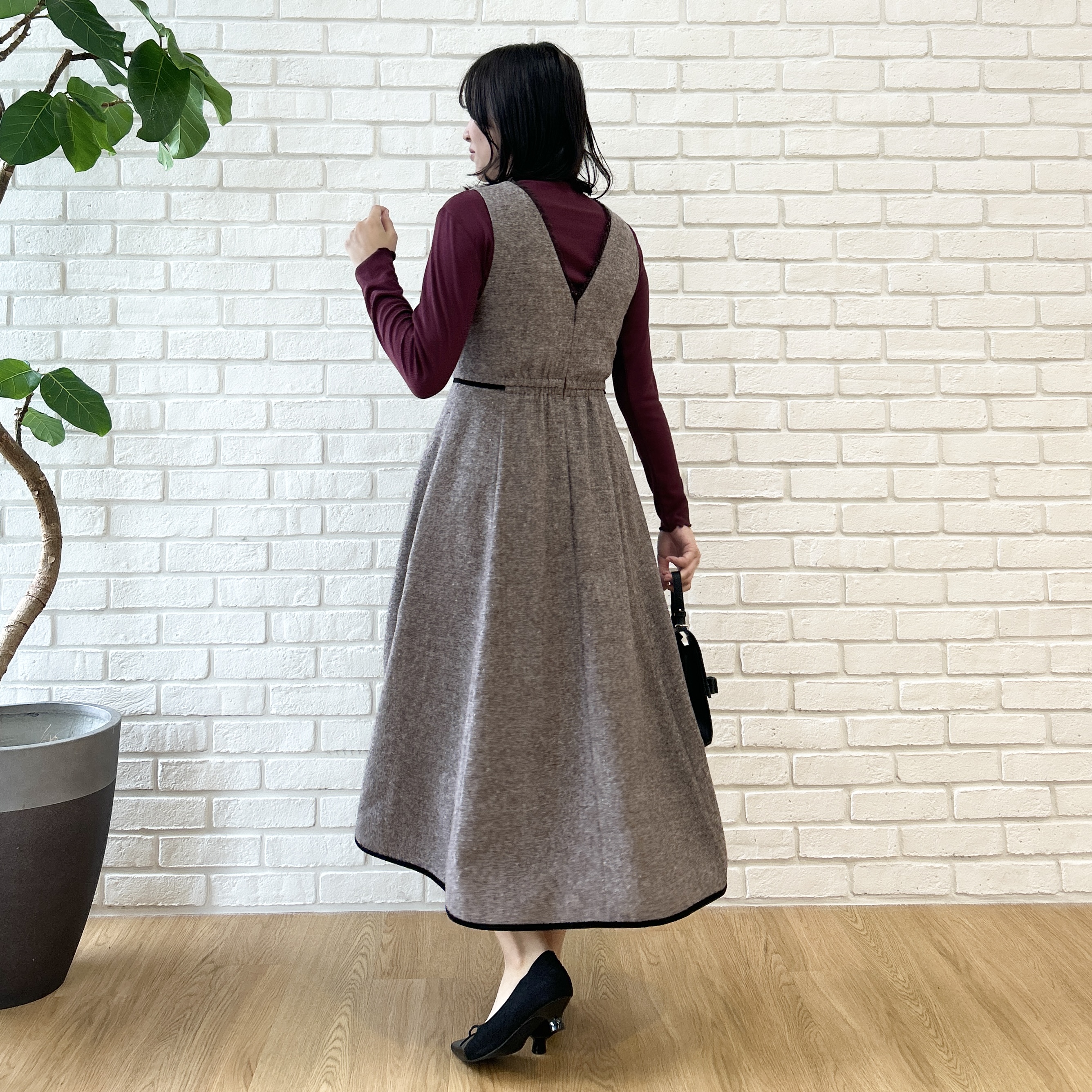 shinoさんの「Couture brooch｜【一枚でも重ねても】メローフリル テレコトップス」を使ったコーディネート