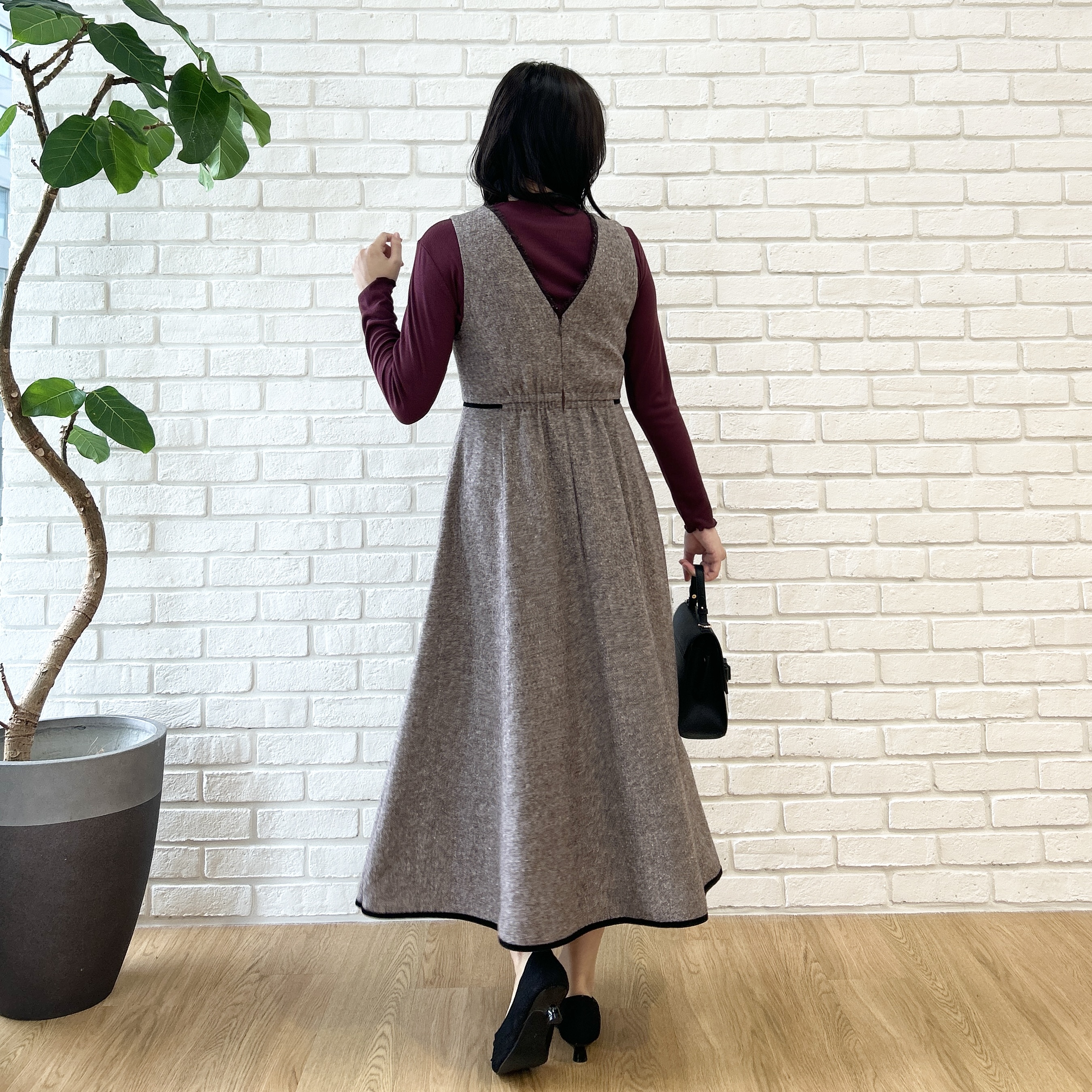 shinoさんの「Couture brooch｜【一枚でも重ねても】メローフリル テレコトップス」を使ったコーディネート