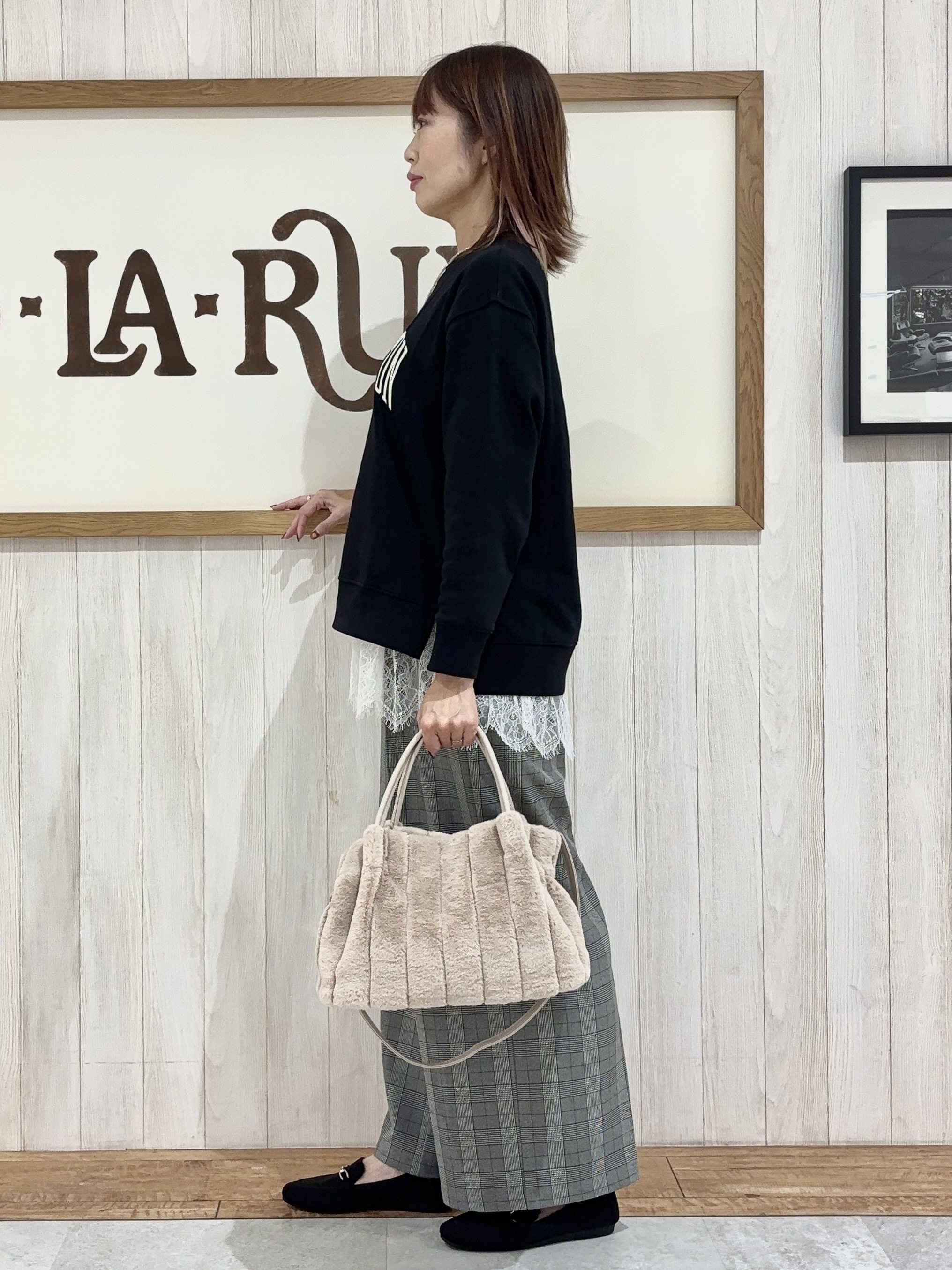みきぽんさんの「SHOO･LA･RUE｜【S-LL/洗濯機可】ゆるっと着られる 裏毛プリントアソートスウェット」を使ったコーディネート