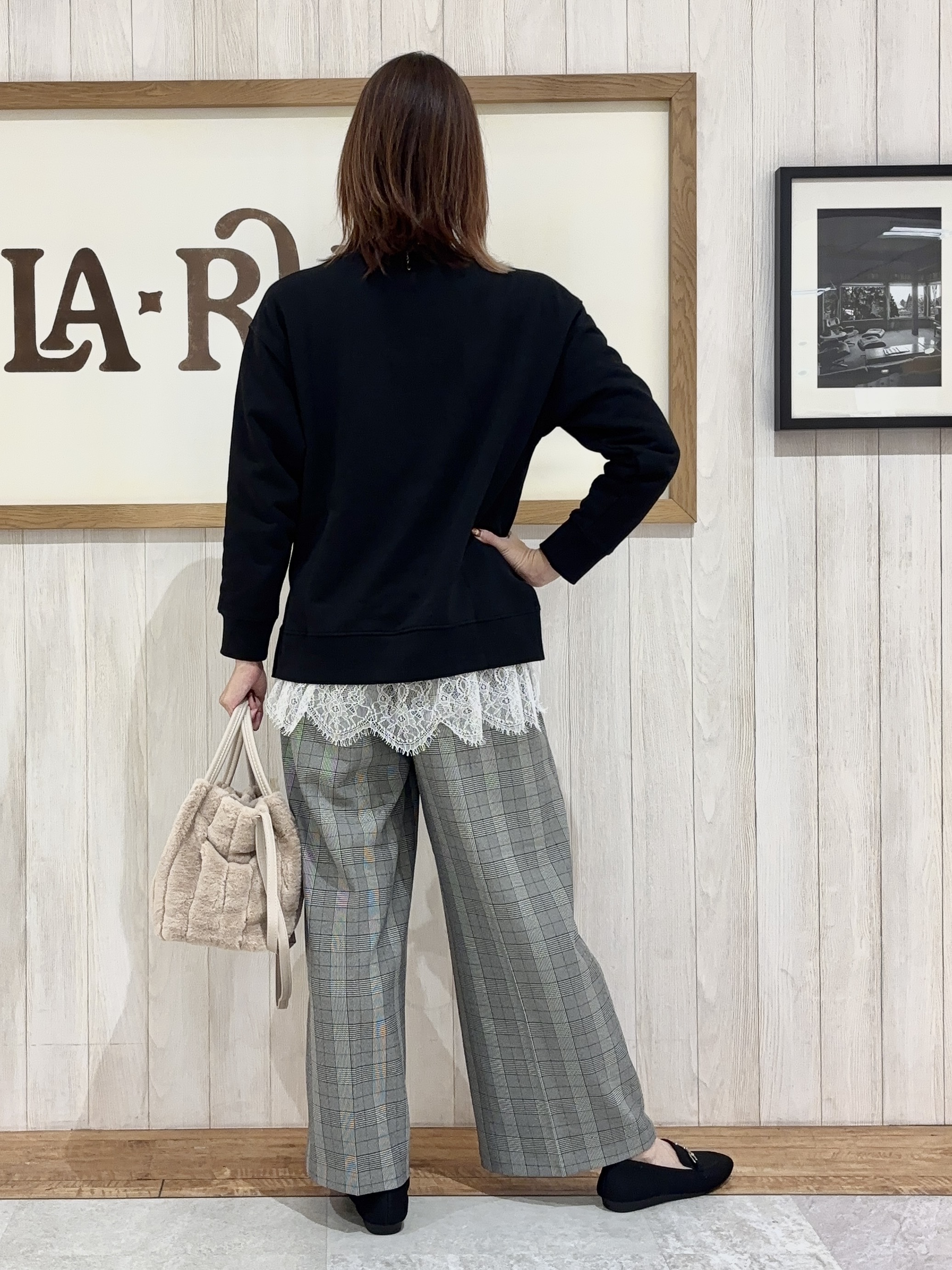 みきぽんさんの「SHOO･LA･RUE｜【S-LL/洗濯機可】ゆるっと着られる 裏毛プリントアソートスウェット」を使ったコーディネート