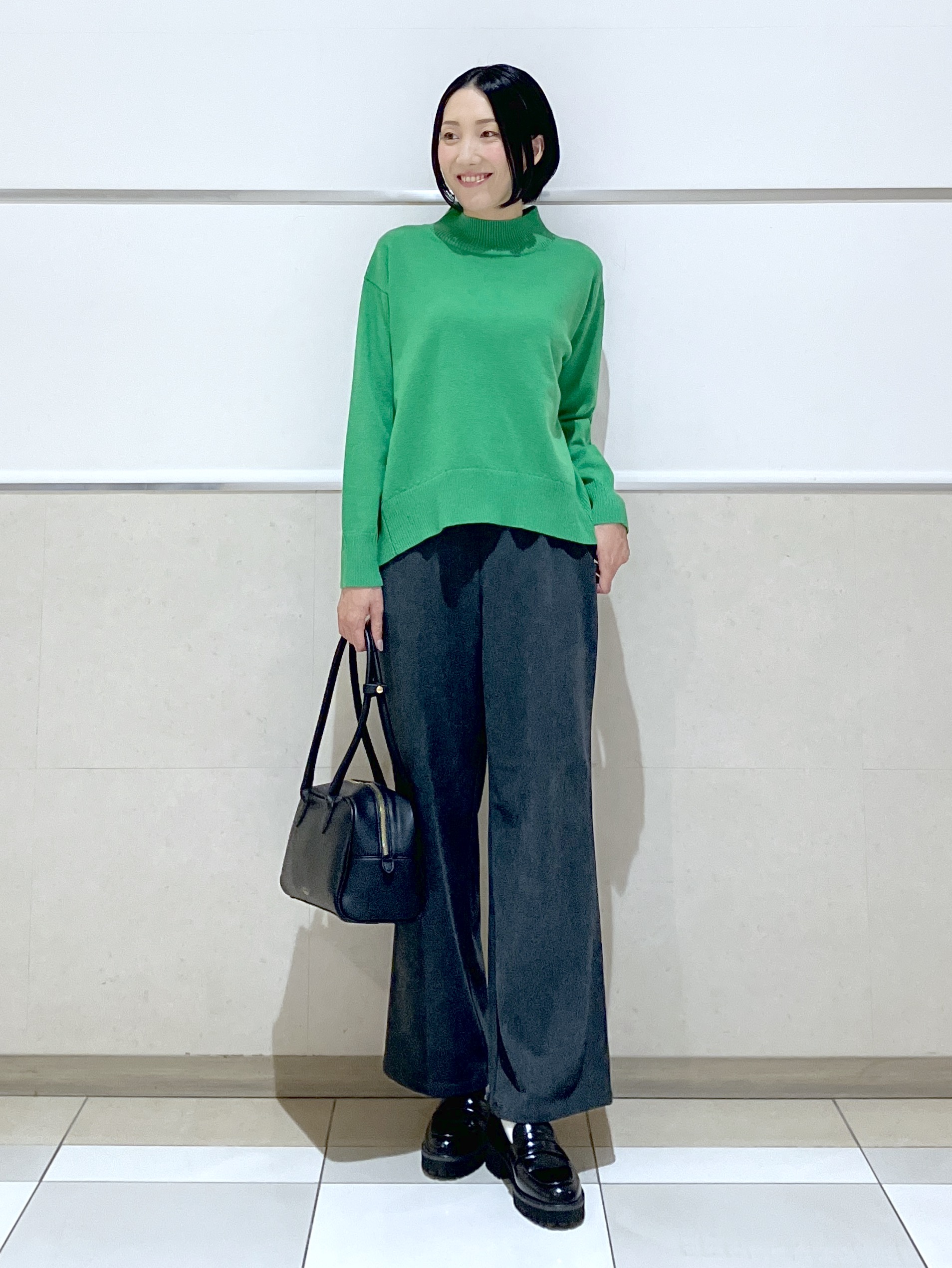 eriko さんの「Dessin｜【店頭人気/洗える/ウエストゴム】ストレッチコーデュロイ セミワイドイージーパンツ」を使ったコーディネート