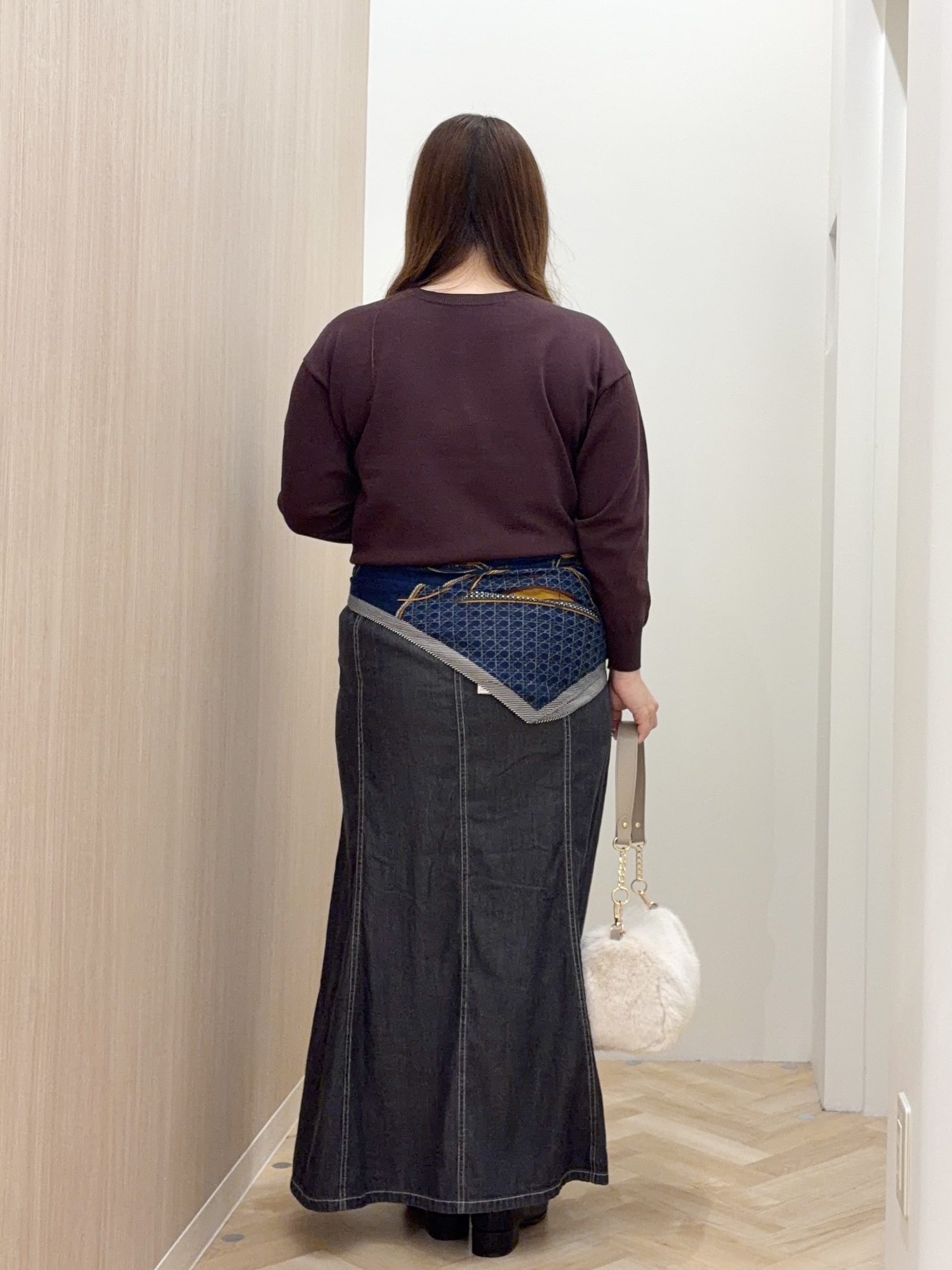 akariさんの「grove｜【前後2WAY】さりげなく、上品にきらめく ニットカーディガン」を使ったコーディネート