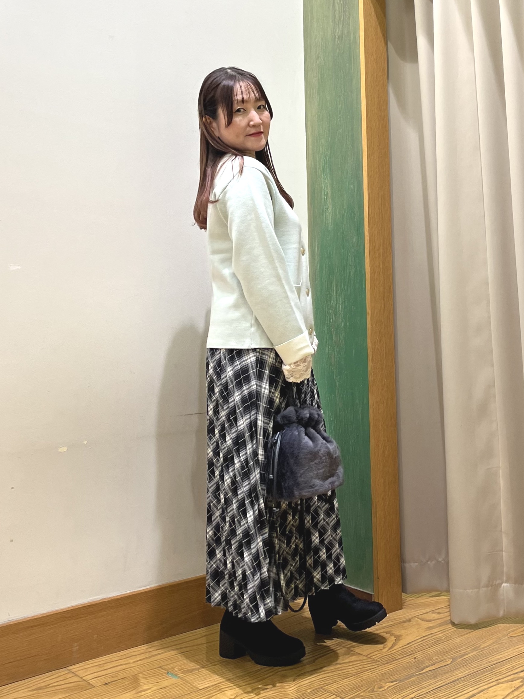 ゆっきーさんの「SHOO･LA･RUE｜【S-LL/洗濯機可/吸湿発熱】レース付き「見せる」インナー」を使ったコーディネート