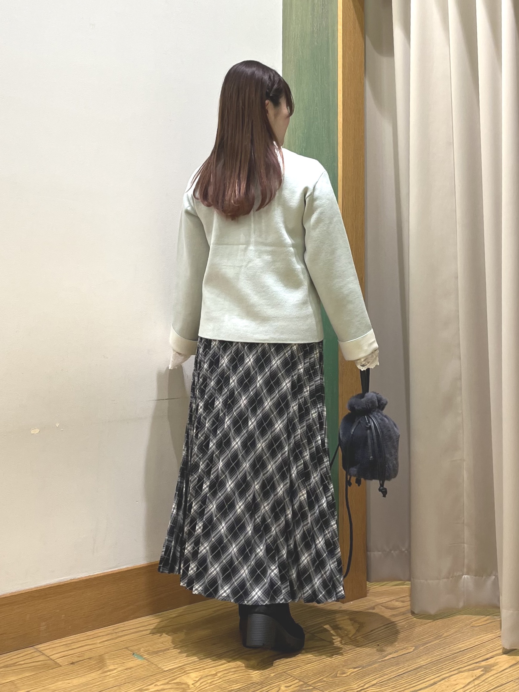 ゆっきーさんの「SHOO･LA･RUE｜【S-LL/洗濯機可/吸湿発熱】レース付き「見せる」インナー」を使ったコーディネート