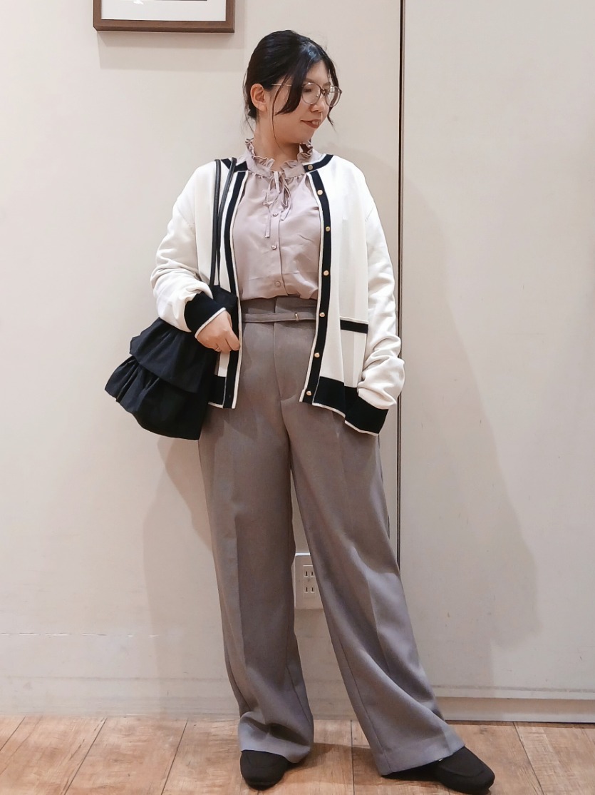Riranさんの「SHOO･LA･RUE｜【アンサンブル可/S-LL/洗濯機可】配色使いが目を惹く クルーネックニットカーディガン」を使ったコーディネート