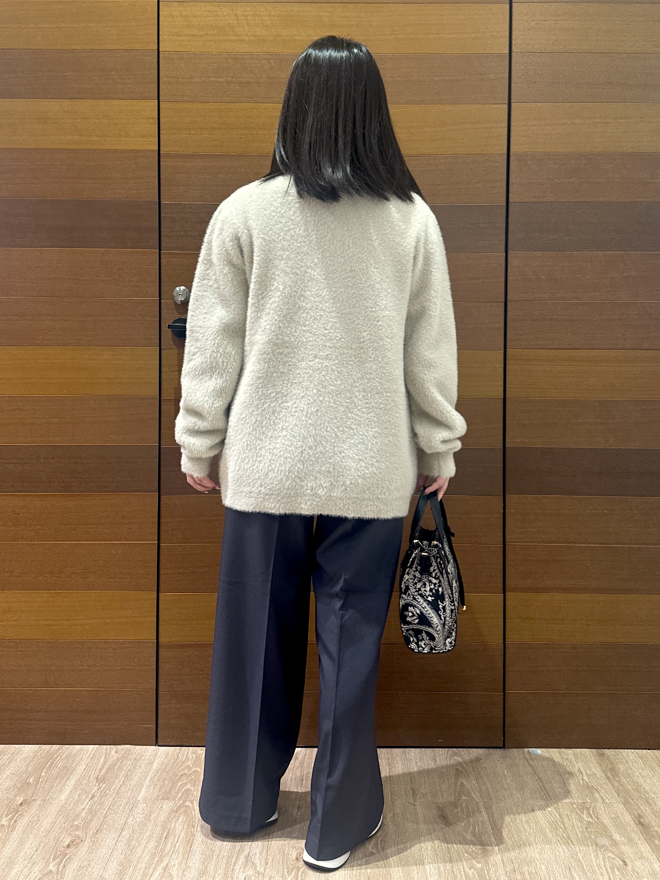 Minさんの「OPAQUE.CLIP｜フェザーヤーンニットカーディガン【洗濯機OK】」を使ったコーディネート