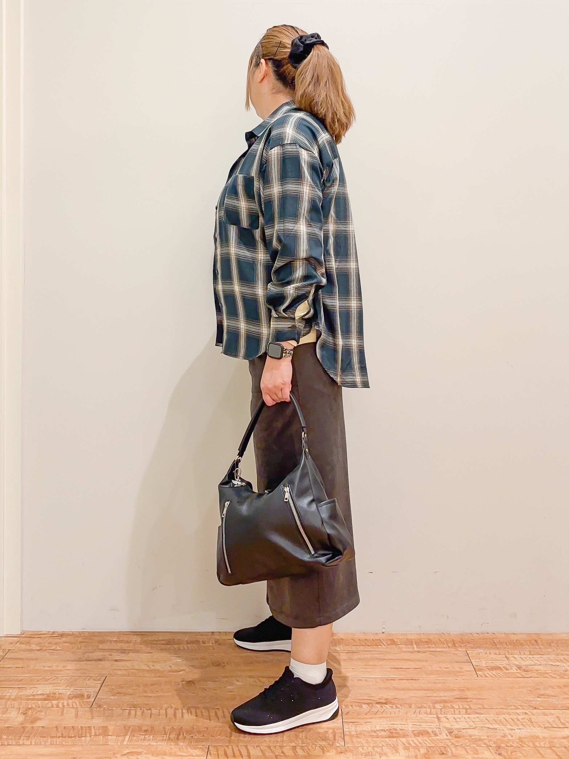 naoさんの「SHOO･LA･RUE｜【洗濯後しわになりにくい/S-LL】気分で選ぶ 大人のデイリー使いに ベーシックシャツ」を使ったコーディネート