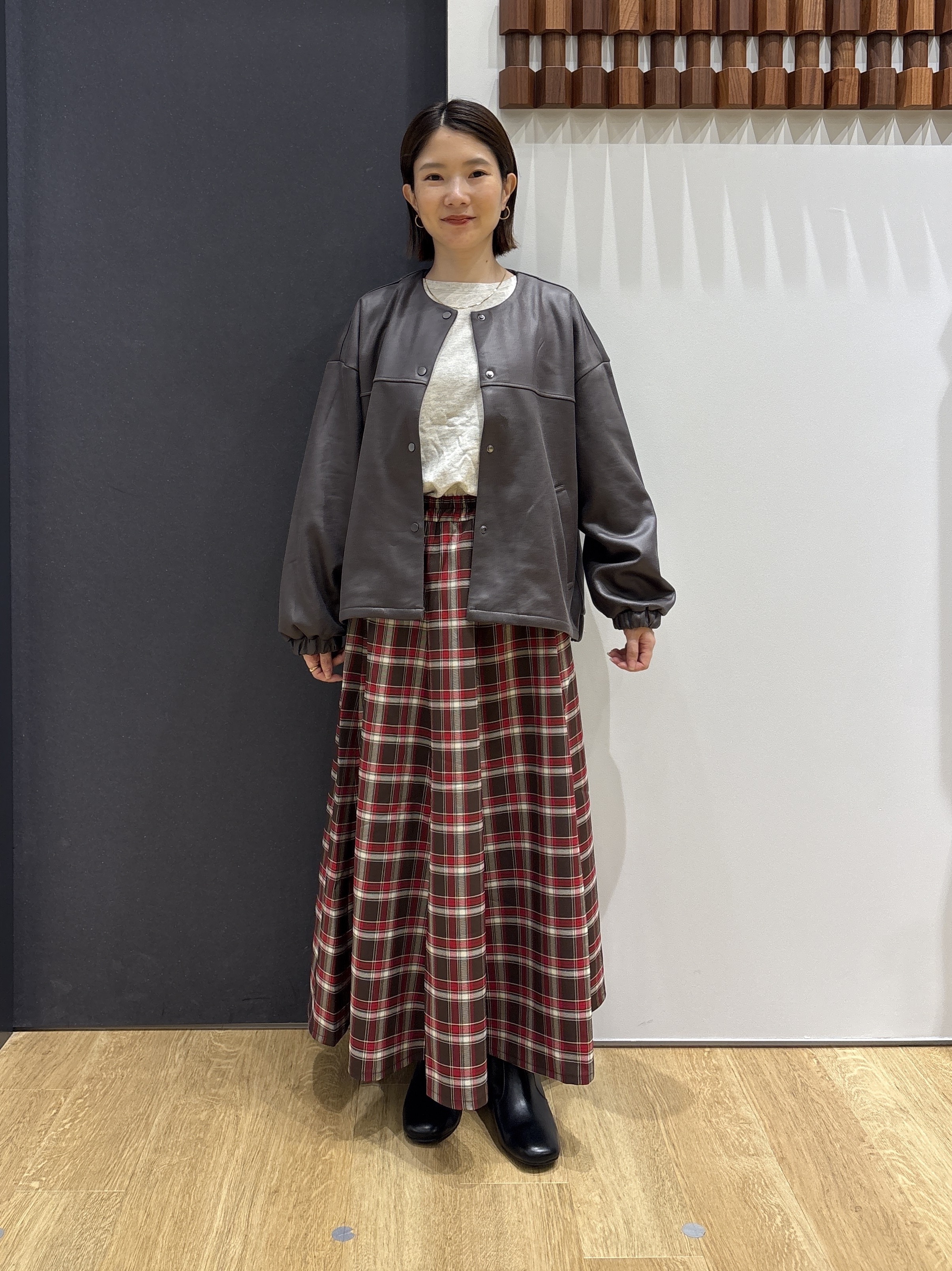 risaさんの「Dessin｜【店頭人気/洗える/秋羽織り】ノーカラースエードライクブルゾン」を使ったコーディネート
