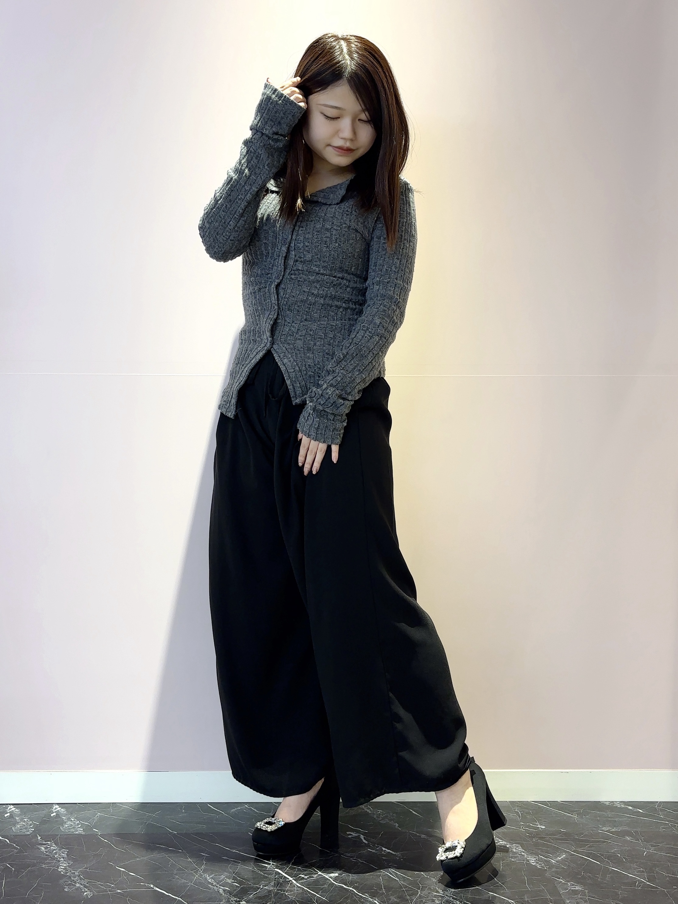 まっきーさんの「ESPERANZA｜3WAYチャンキーヒールパンプス」を使ったコーディネート